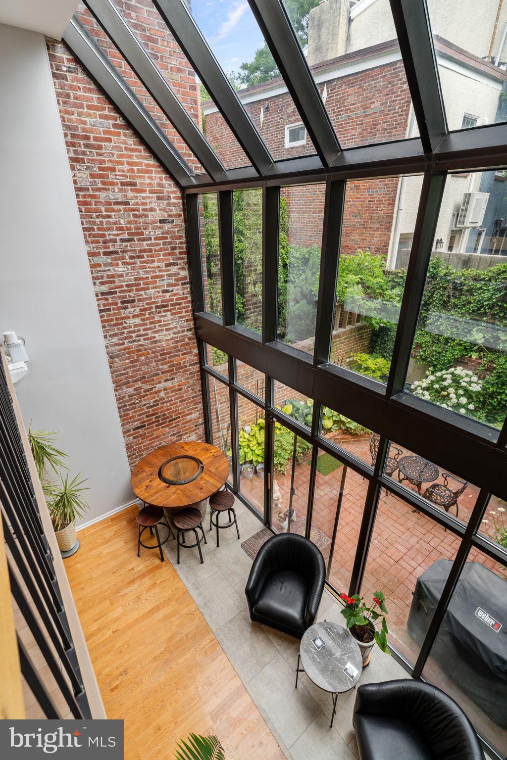 SOCIETY HILL - Residential