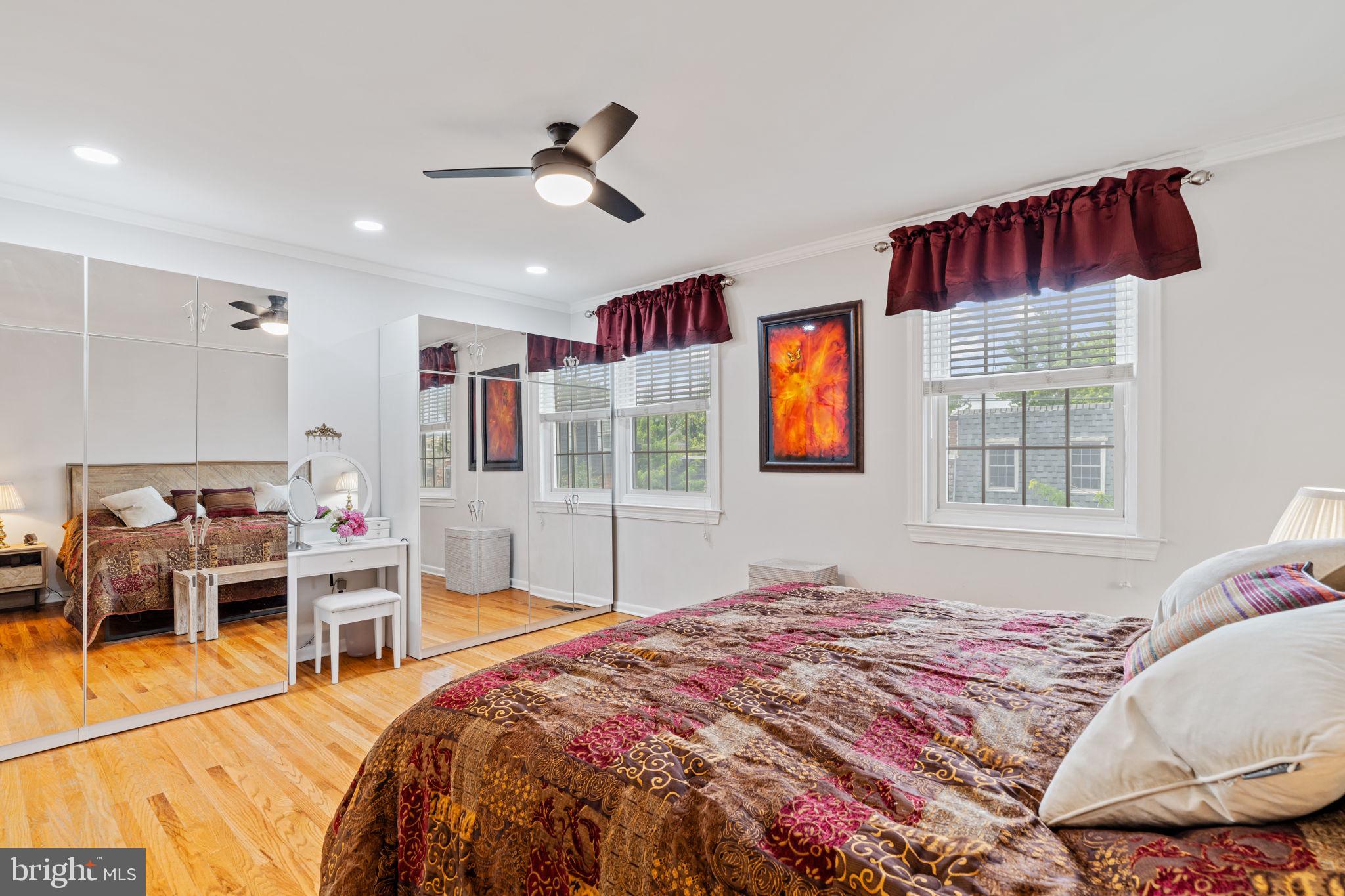 SOCIETY HILL - Residential