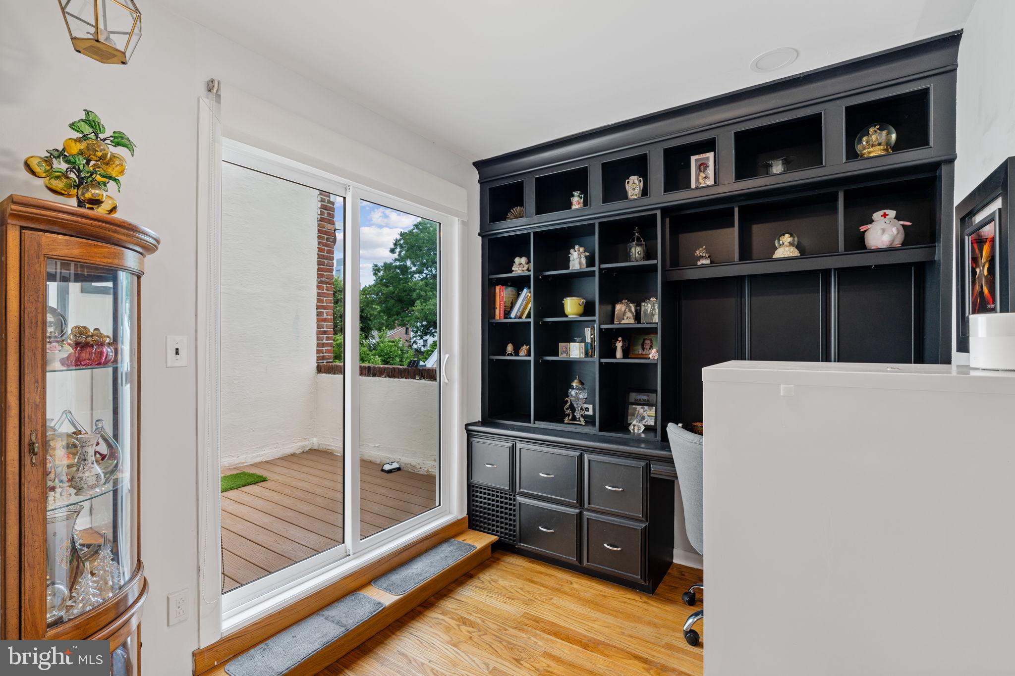 SOCIETY HILL - Residential