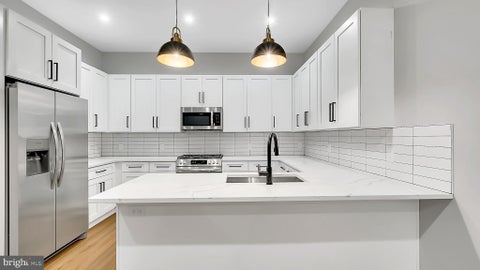 Townhouse For Rent - 1225 Washington Boulevard #B<br/> BALTIMORE, MD 21230