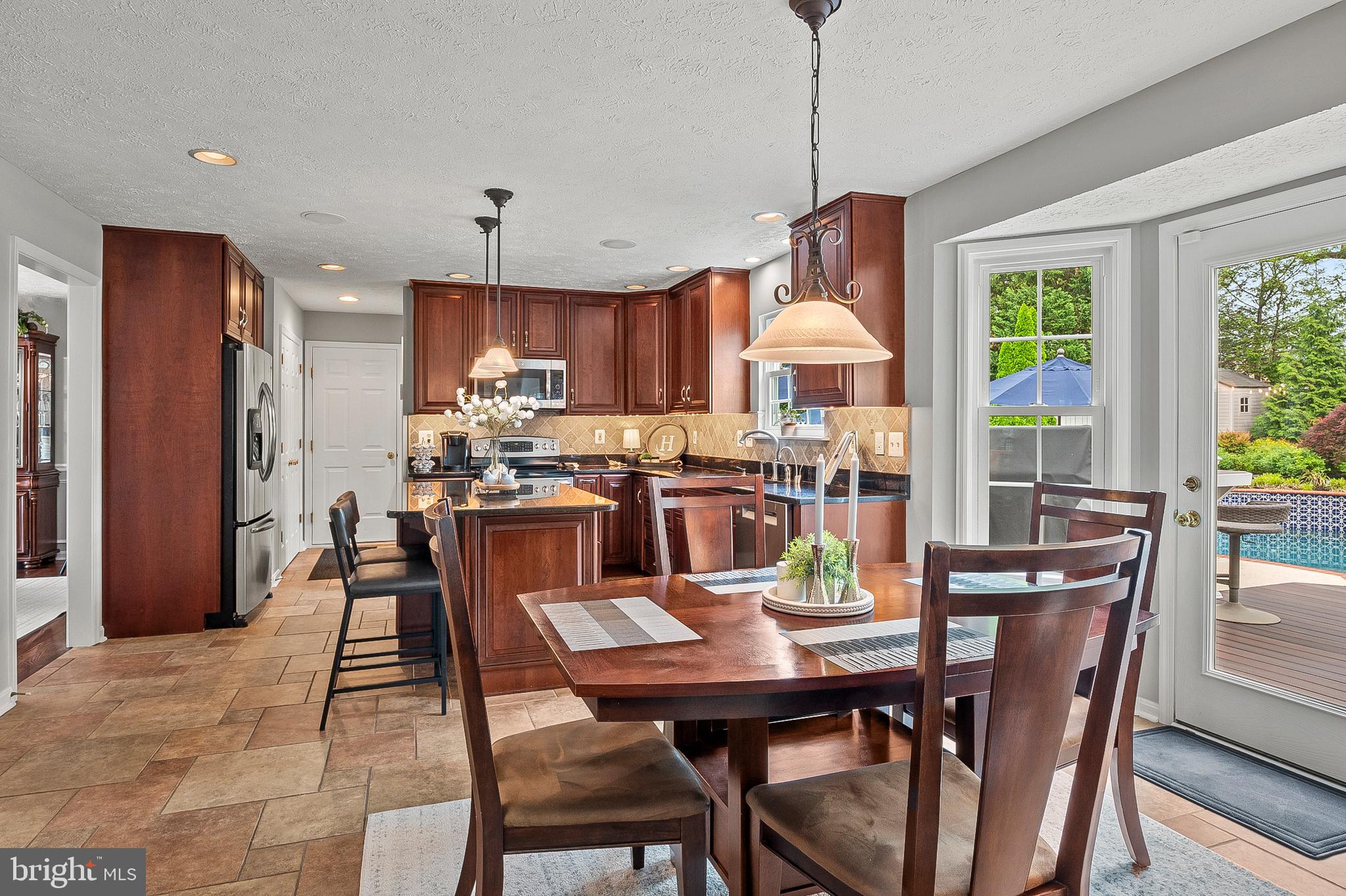 OVERVIEW MANOR - Residential