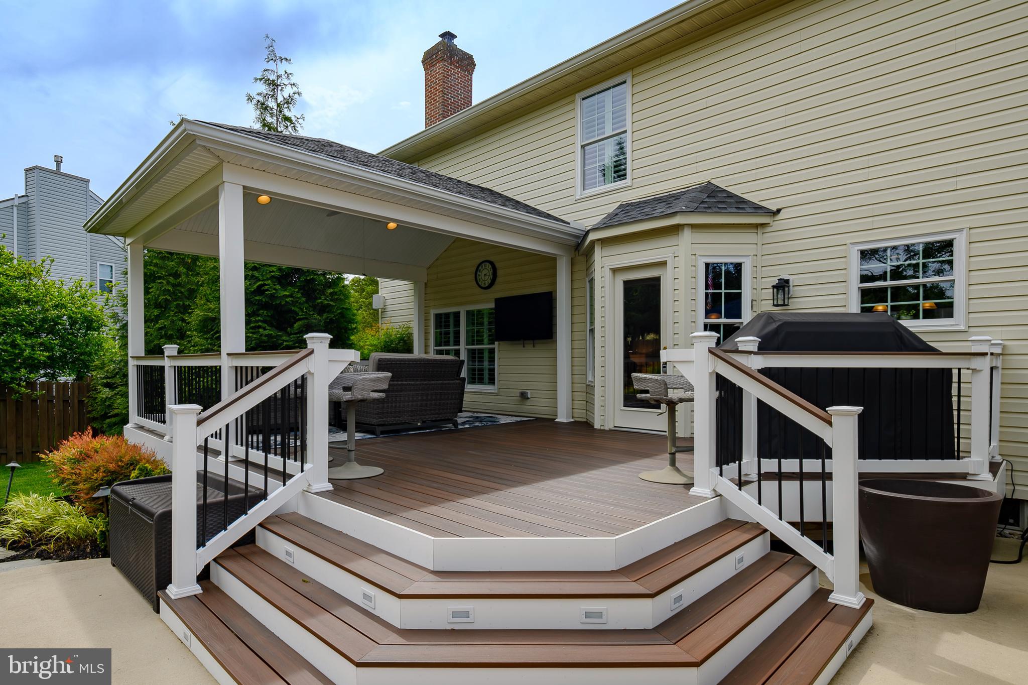 OVERVIEW MANOR - Residential