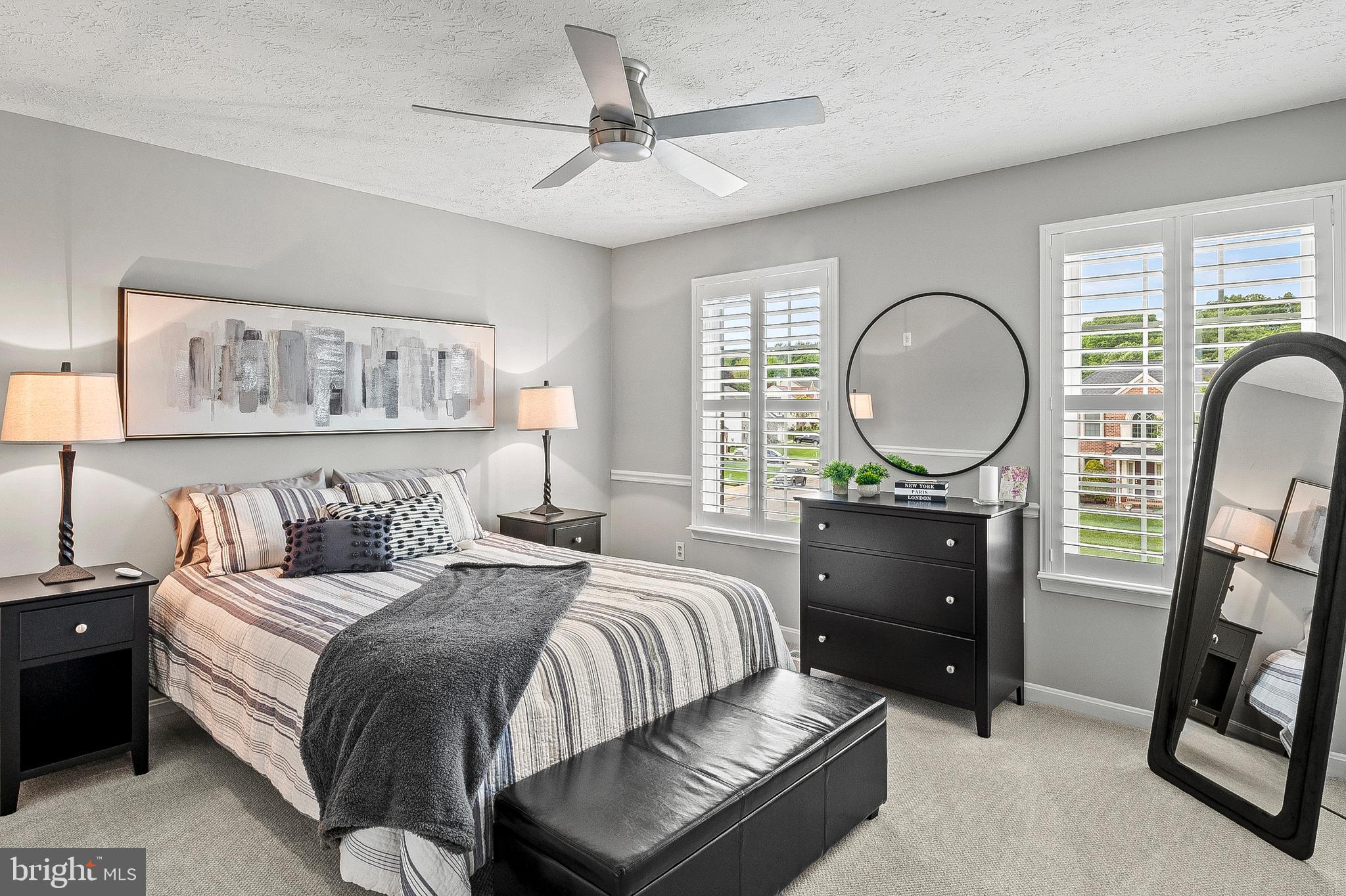 OVERVIEW MANOR - Residential