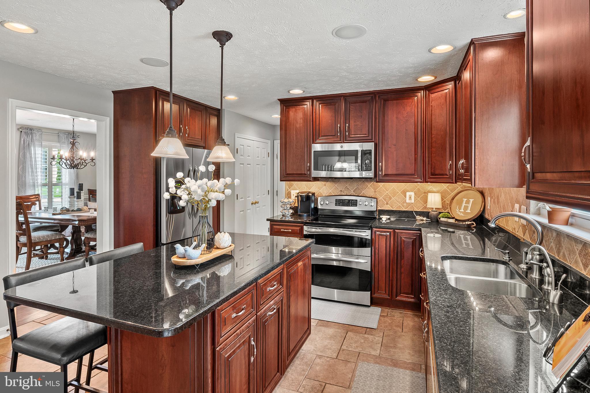 OVERVIEW MANOR - Residential