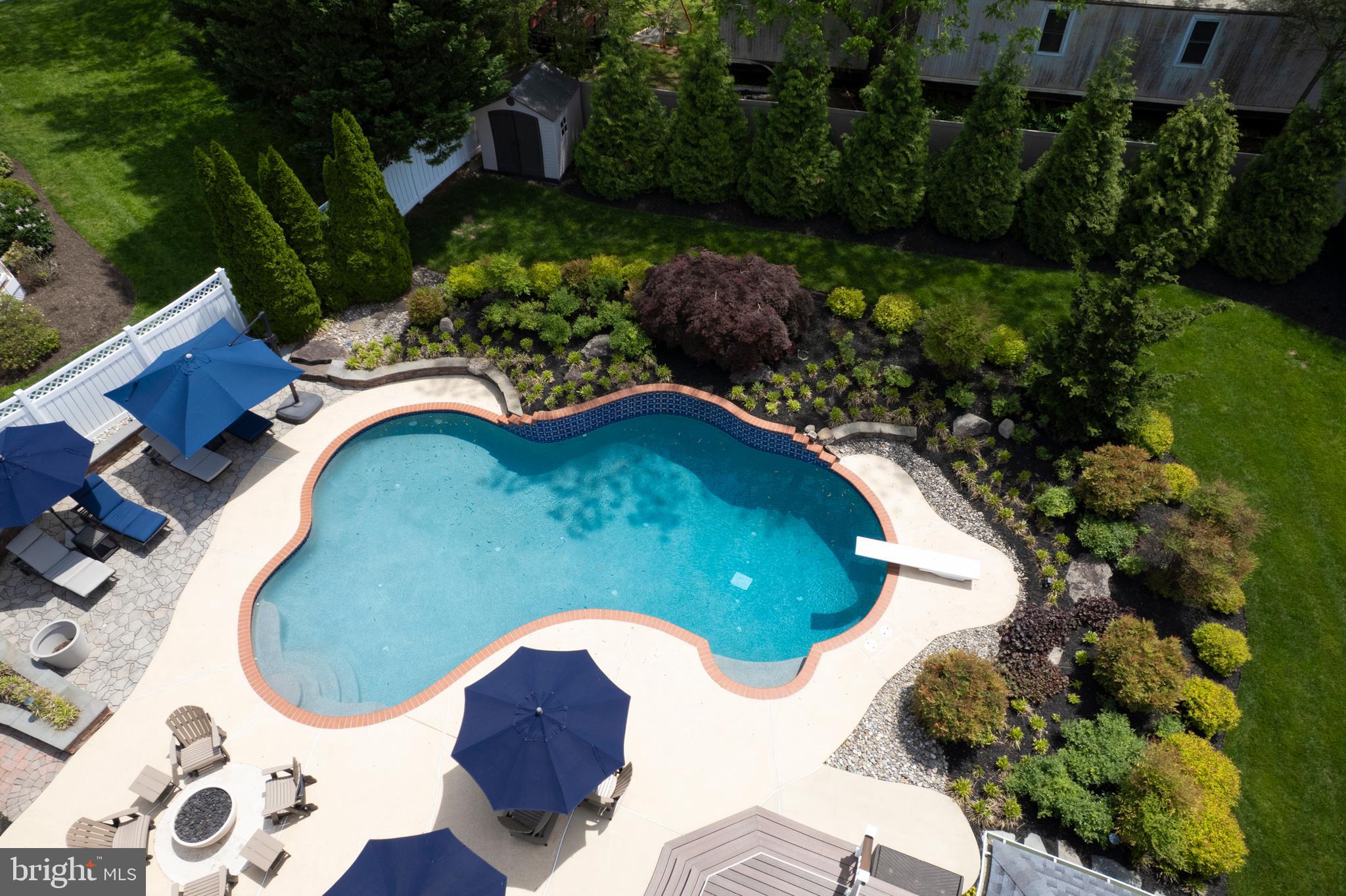 OVERVIEW MANOR - Residential