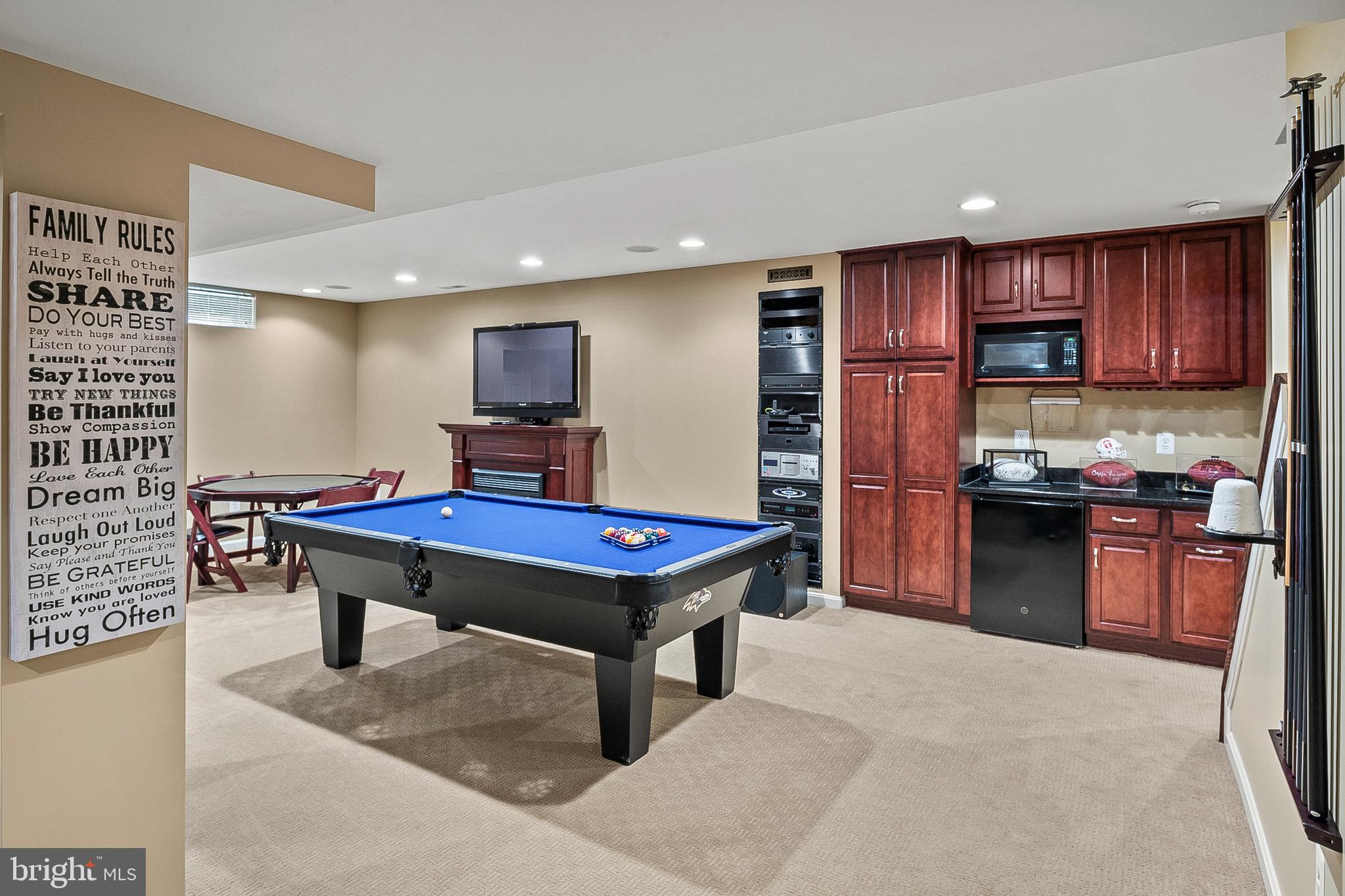 OVERVIEW MANOR - Residential