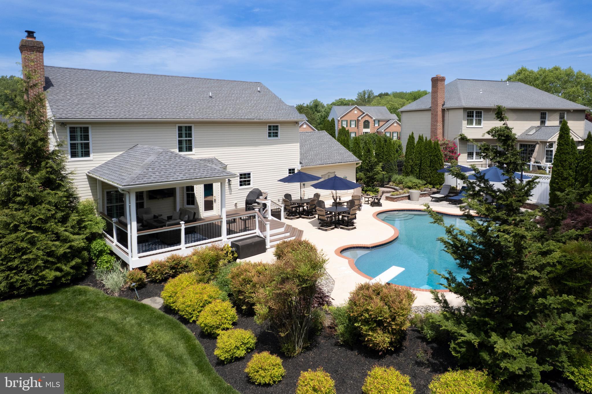 OVERVIEW MANOR - Residential