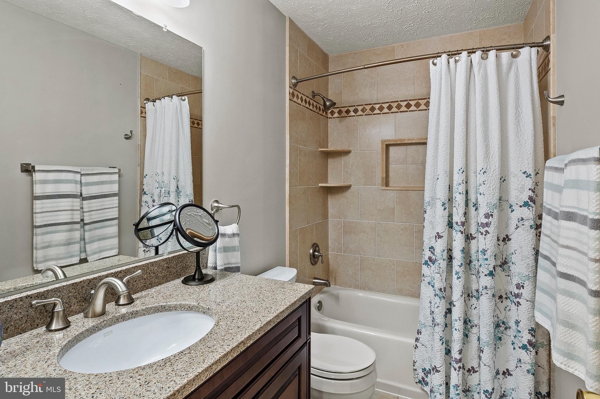 OVERVIEW MANOR - Residential