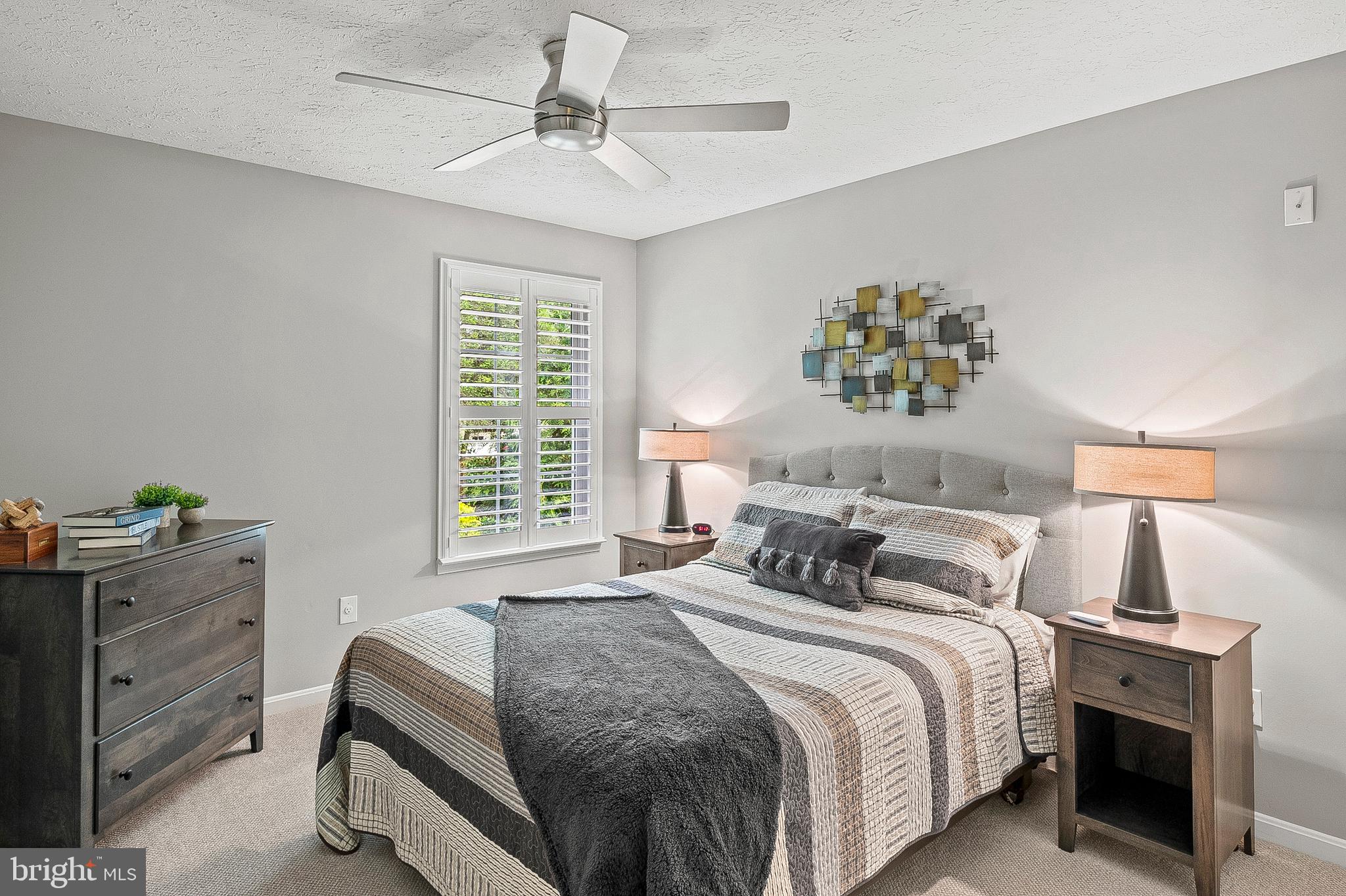 OVERVIEW MANOR - Residential