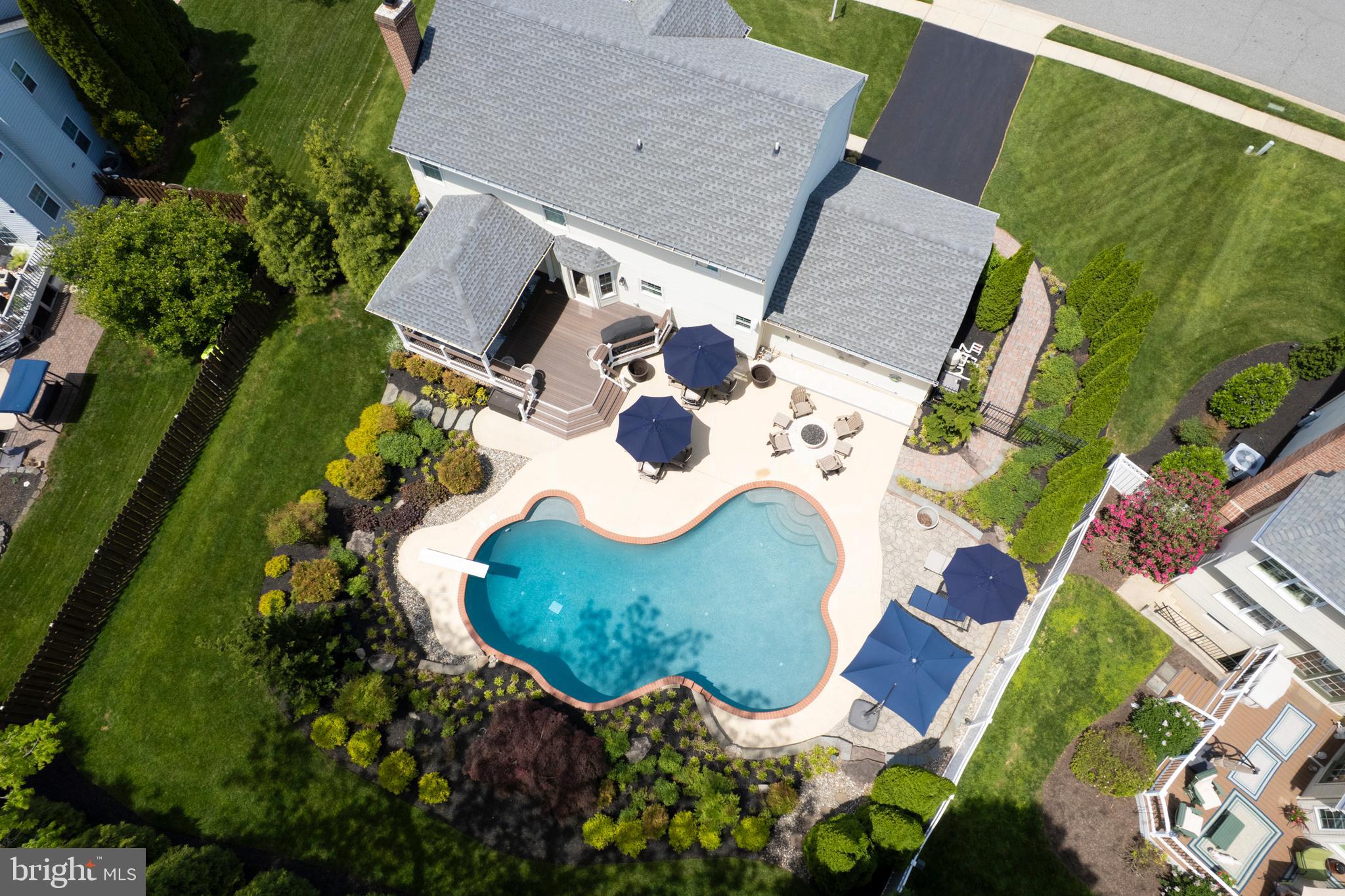 OVERVIEW MANOR - Residential