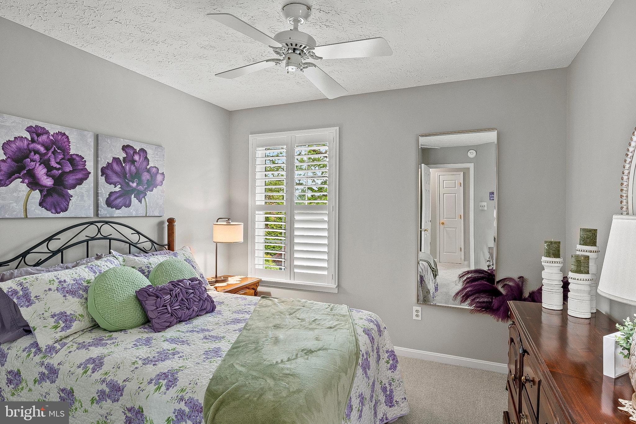 OVERVIEW MANOR - Residential