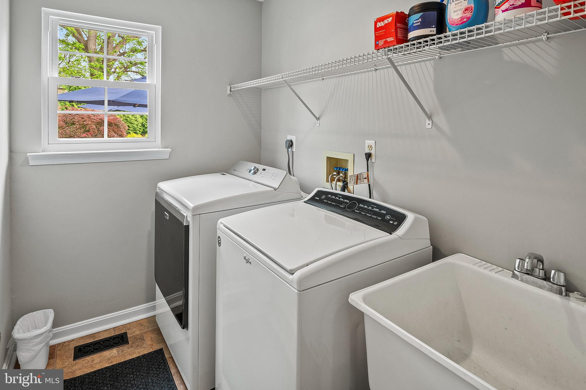 OVERVIEW MANOR - Residential