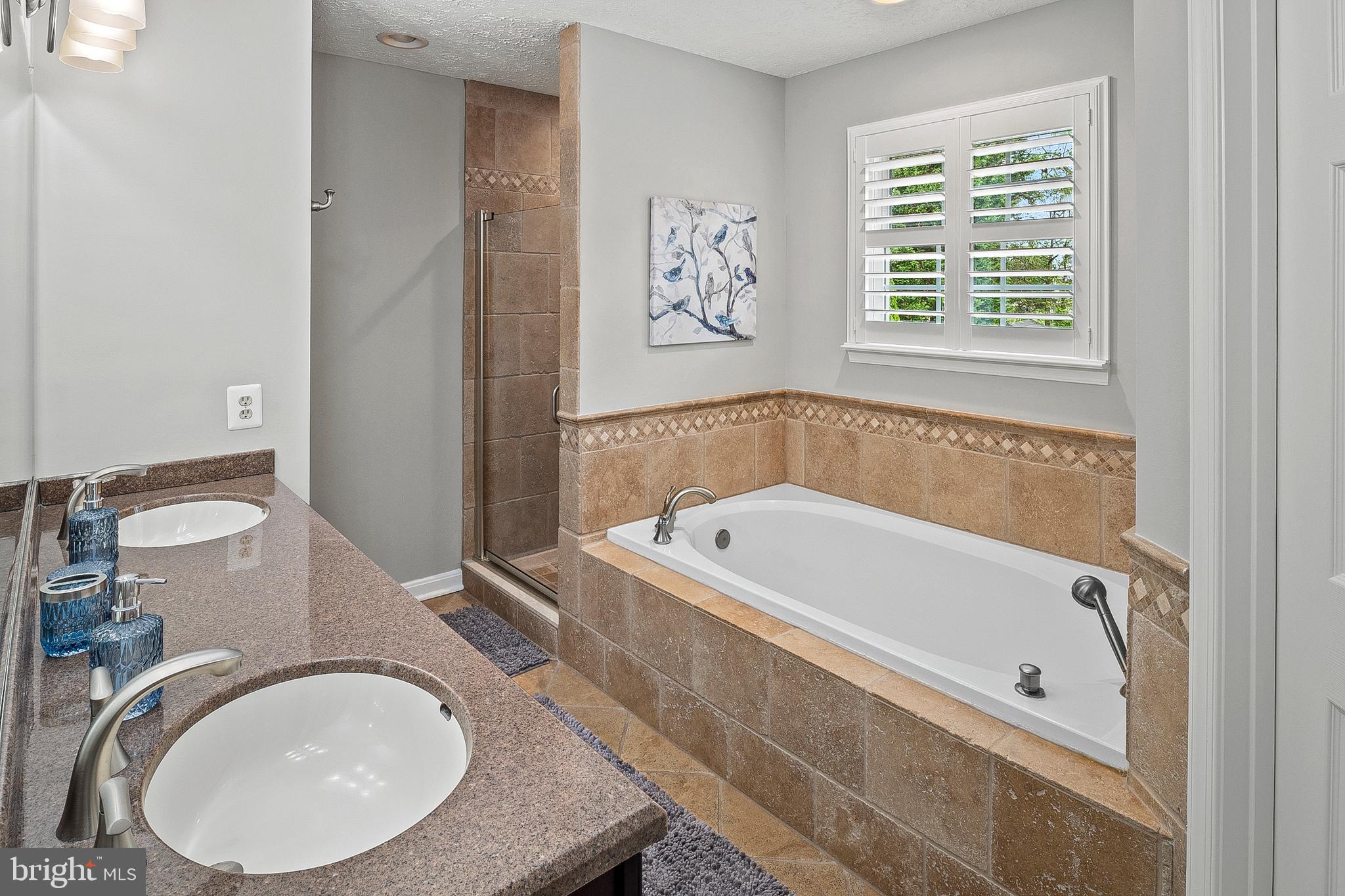 OVERVIEW MANOR - Residential