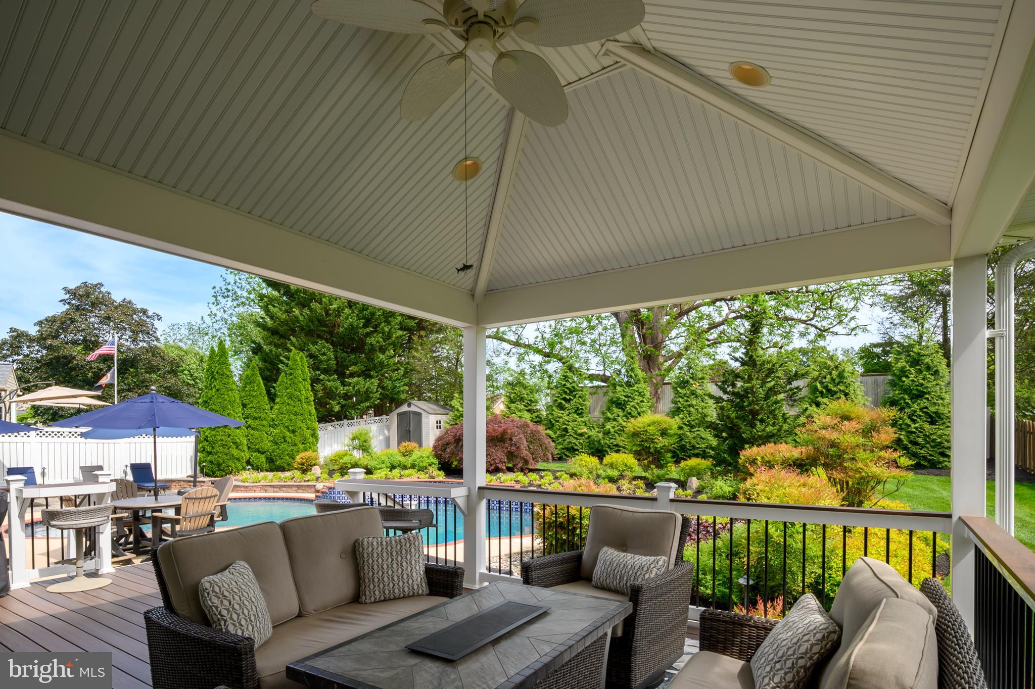 OVERVIEW MANOR - Residential