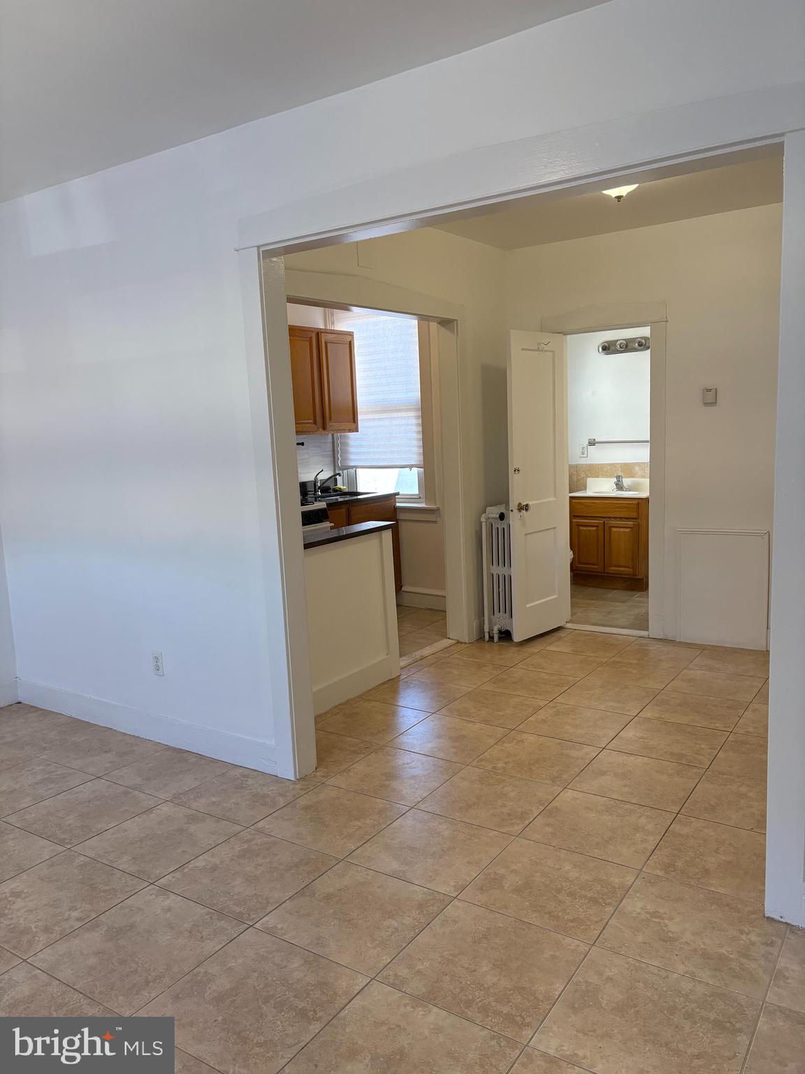 803-805 WHITE HORSE PK B4