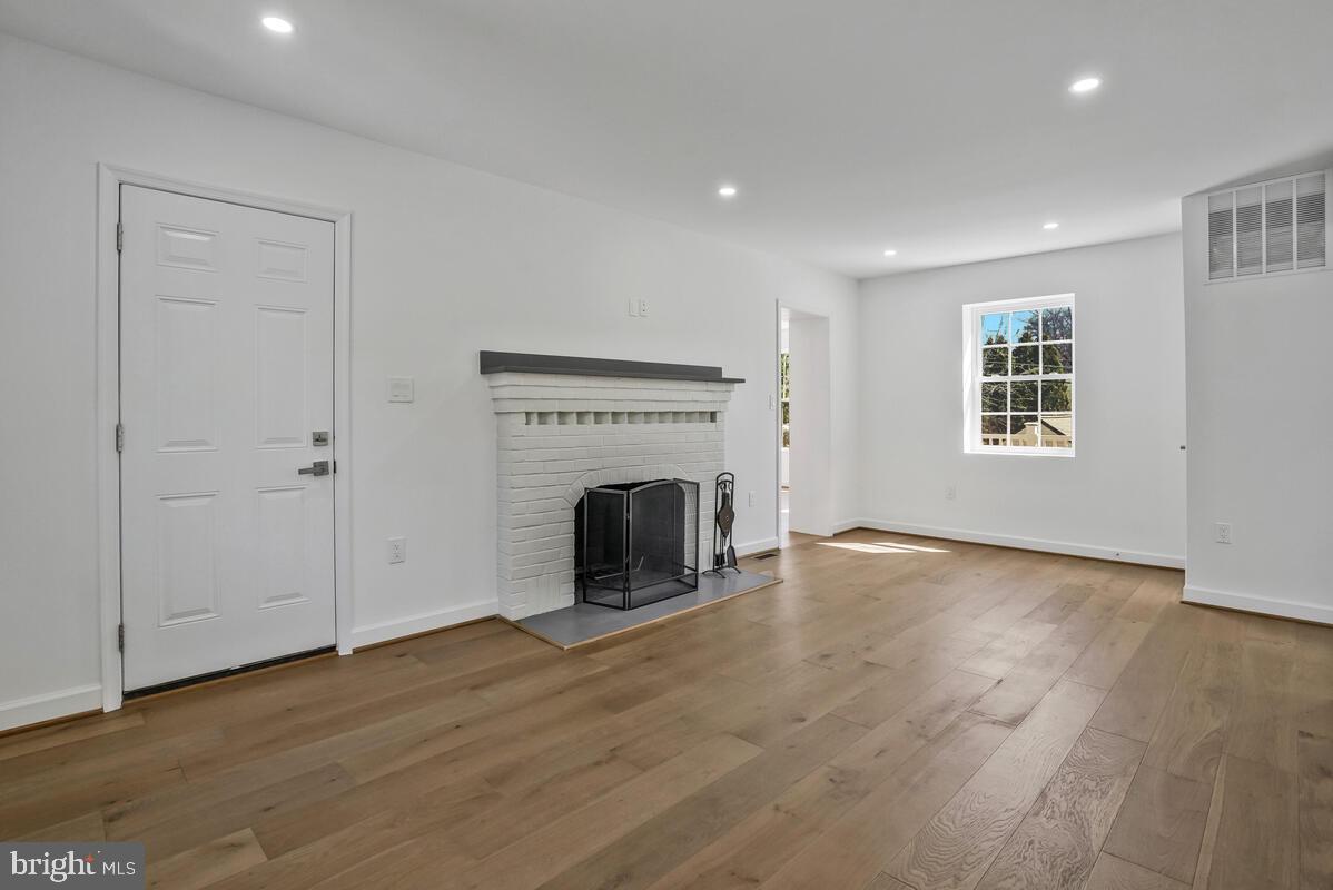 2839 MEADOW LANE