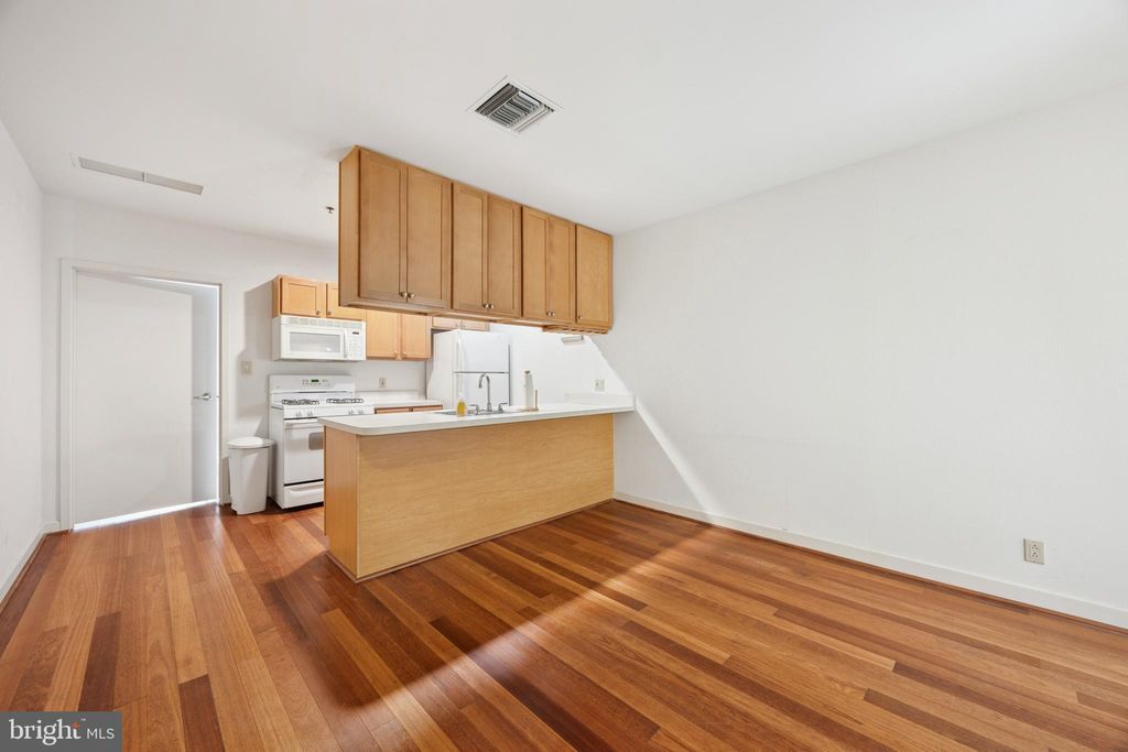 Photo of 1100 Vine Street #1209, PHILADELPHIA, PA 19107 (MLS # PAPH2614096)