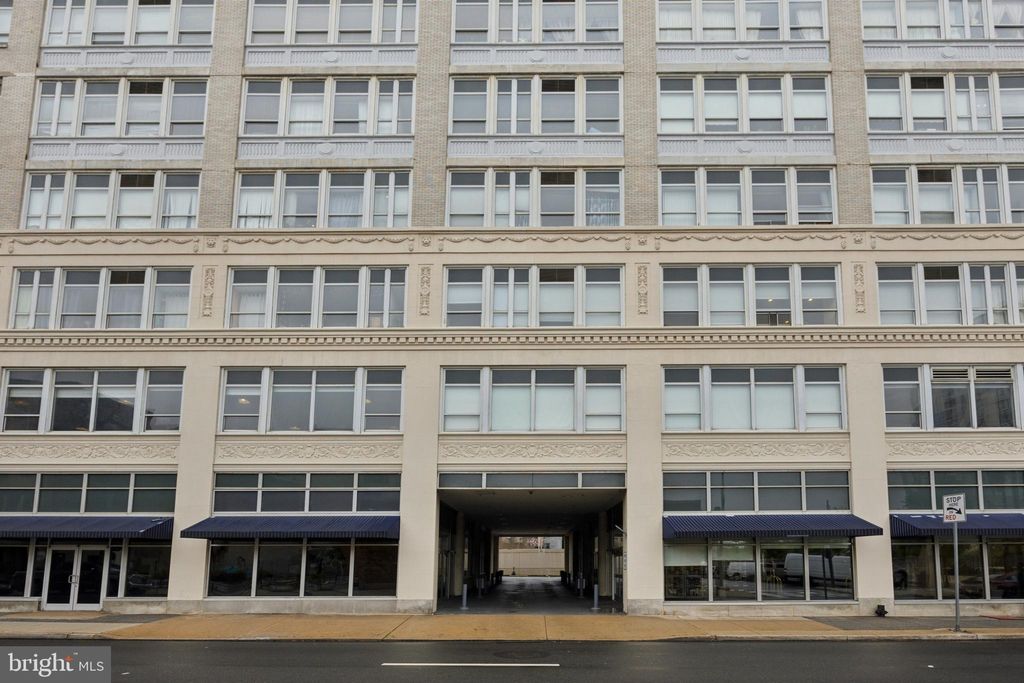 Photo of 1100 Vine Street #1209, PHILADELPHIA, PA 19107 (MLS # PAPH2614096)