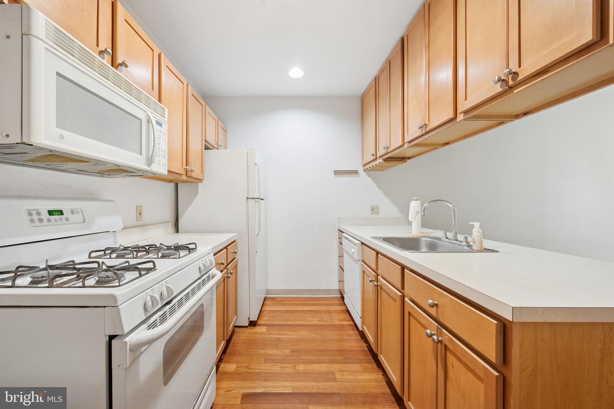 1100 VINE STREET 1209