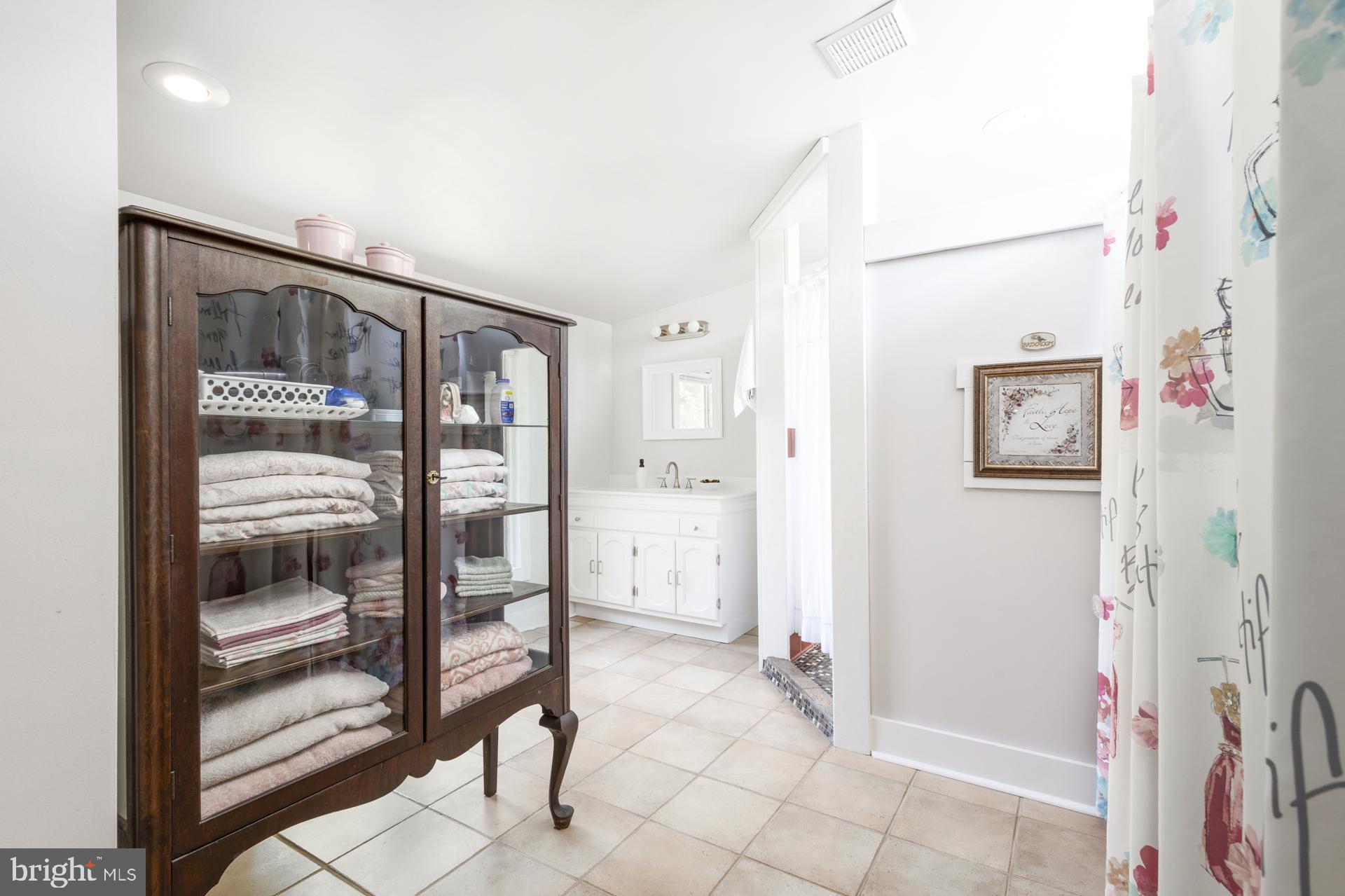 NORTH HILLS - Residential