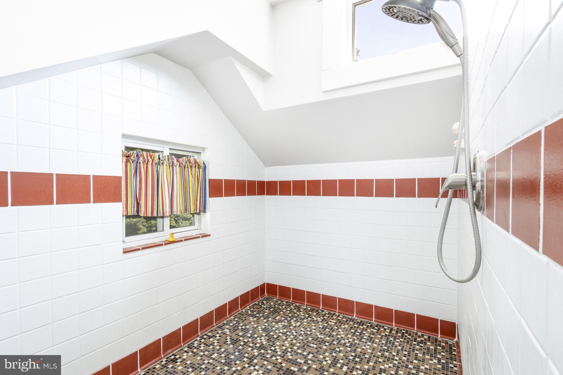 NORTH HILLS - Residential