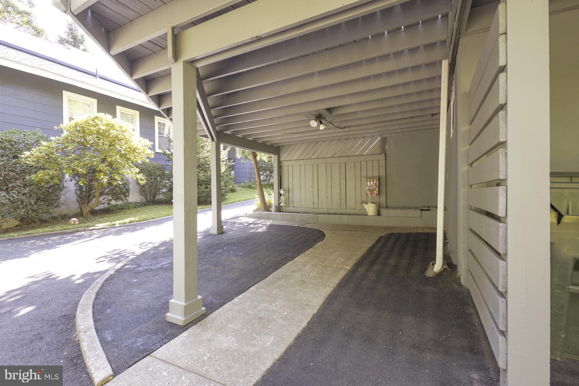 NORTH HILLS - Residential