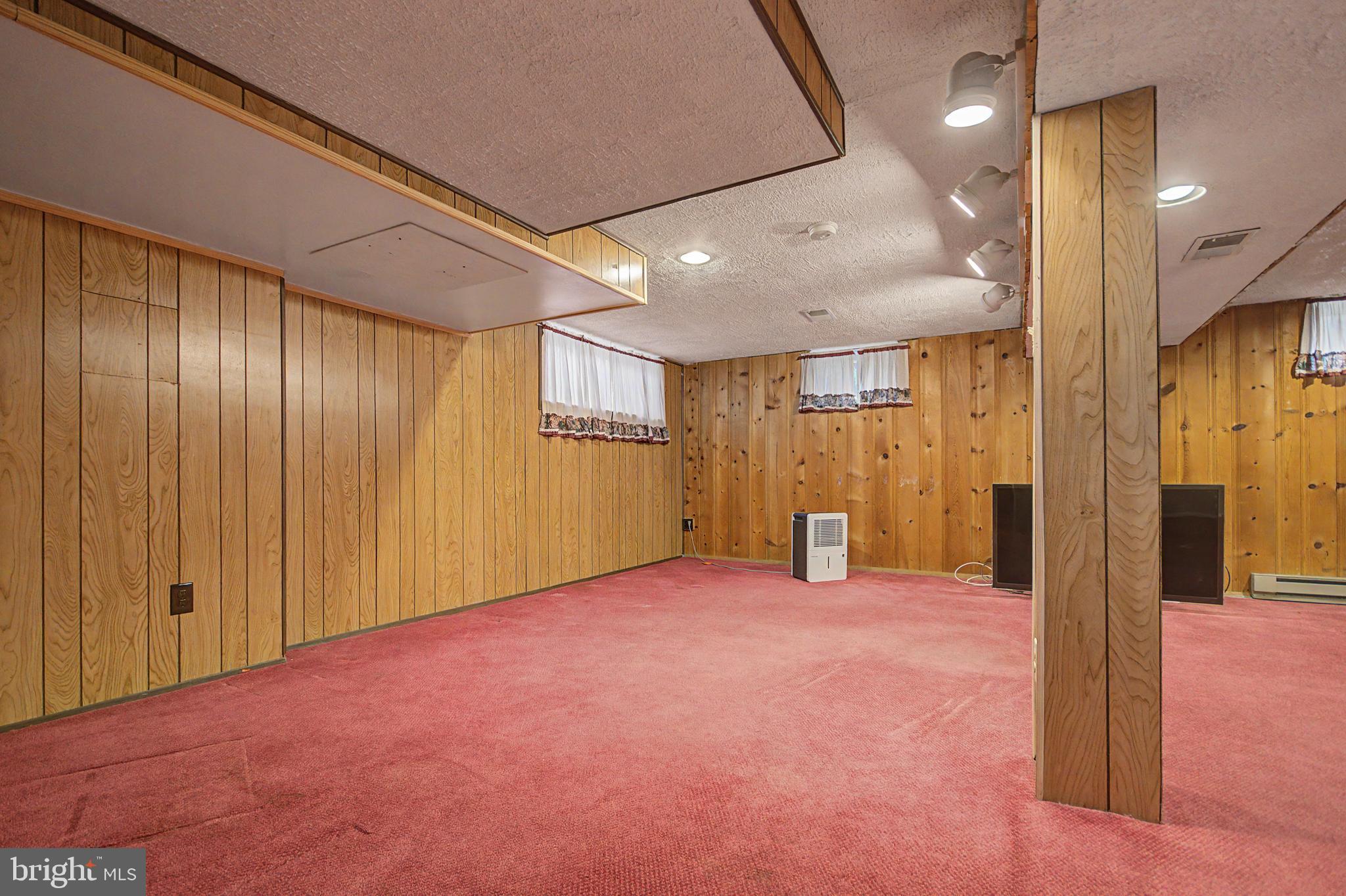 GREENWOOD ACRES - Residential