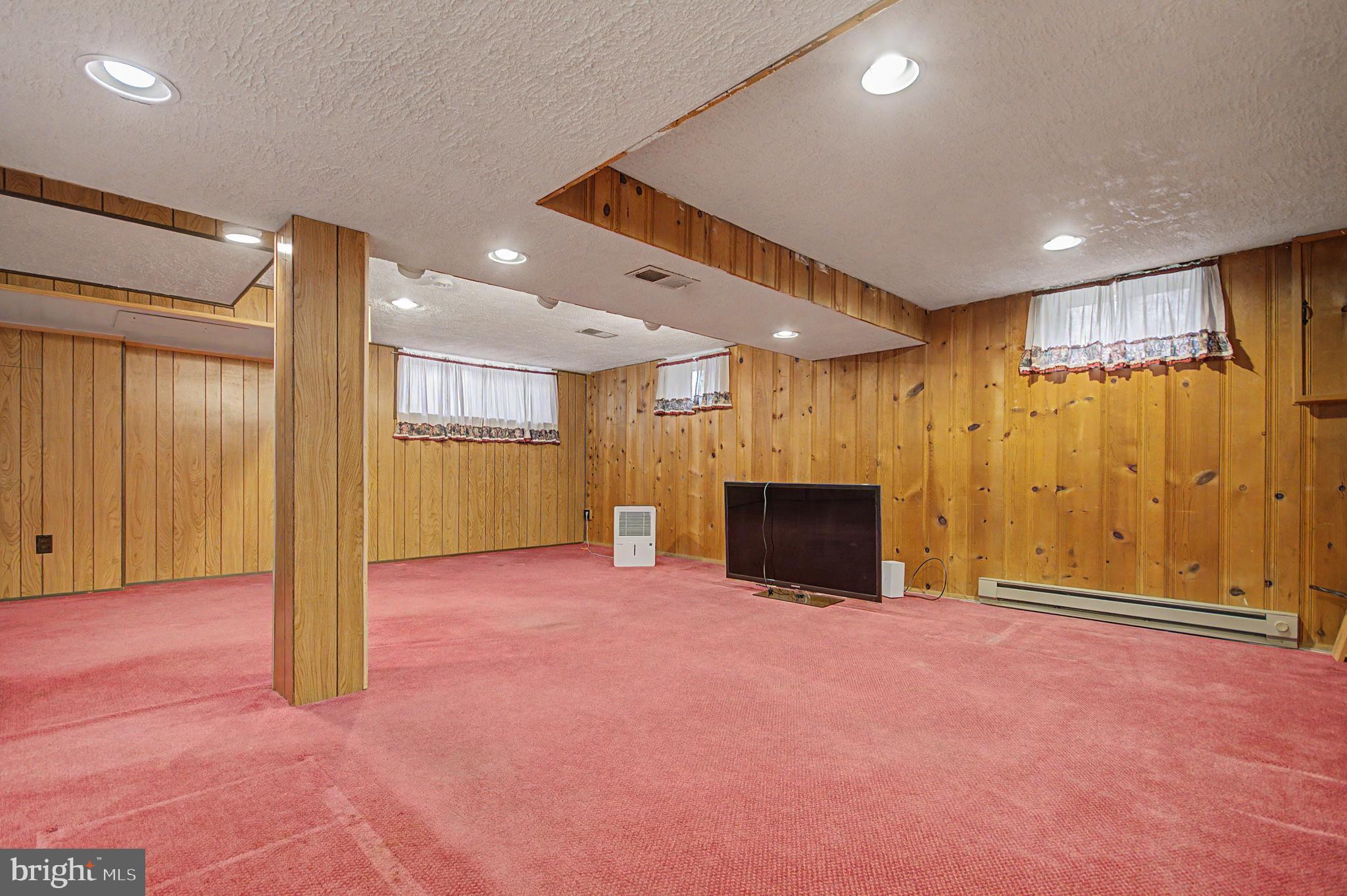 GREENWOOD ACRES - Residential