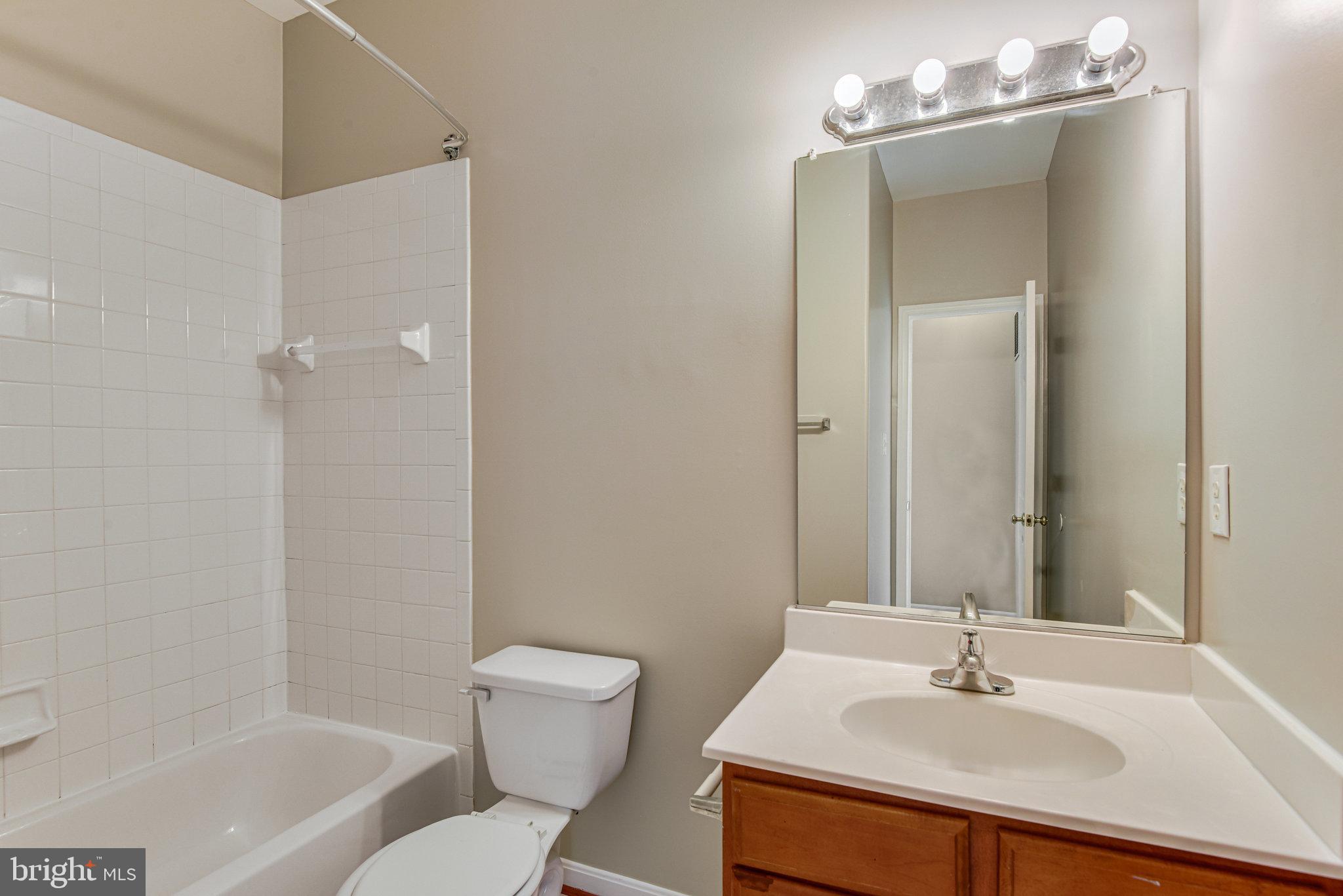 MCNAIR FARMS LAND BAY 2 - Residential Lease