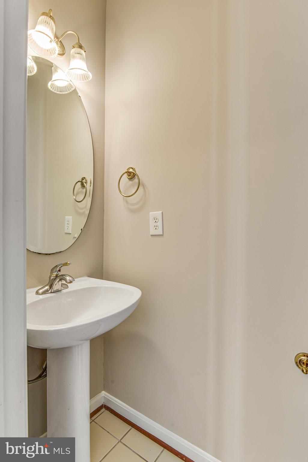 MCNAIR FARMS LAND BAY 2 - Residential Lease