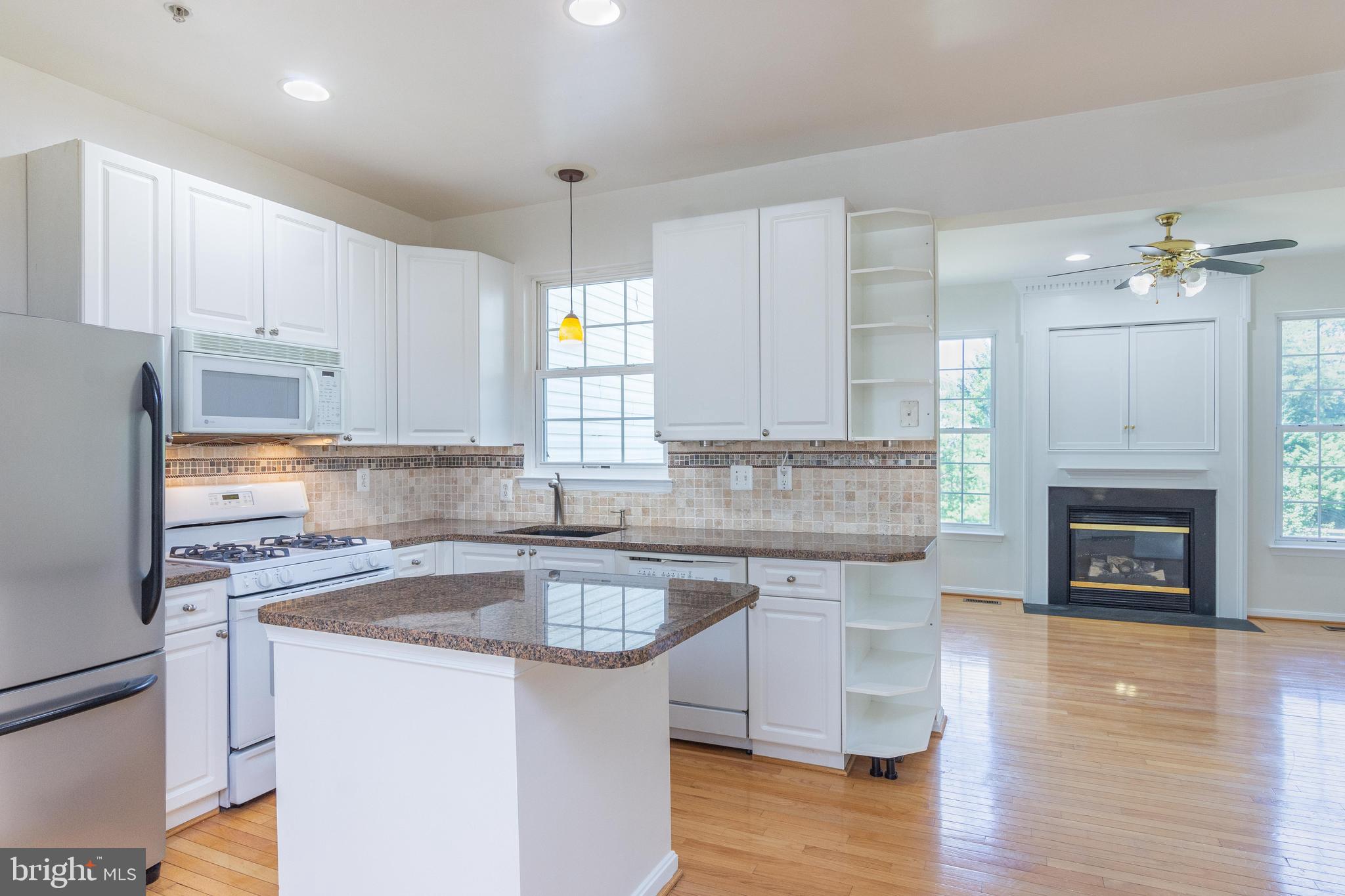 RIVER OAKS - Residential Lease