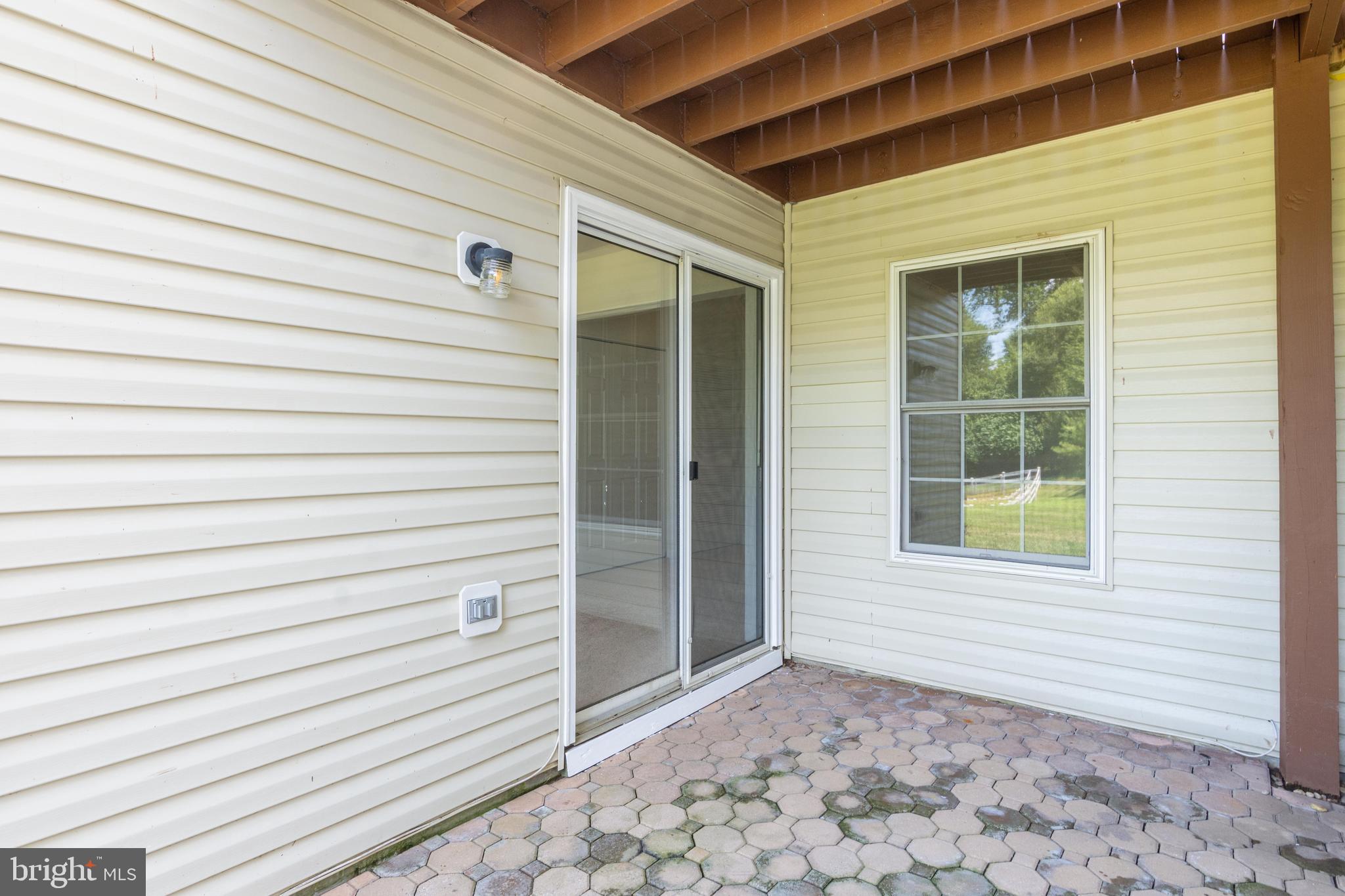 RIVER OAKS - Residential Lease