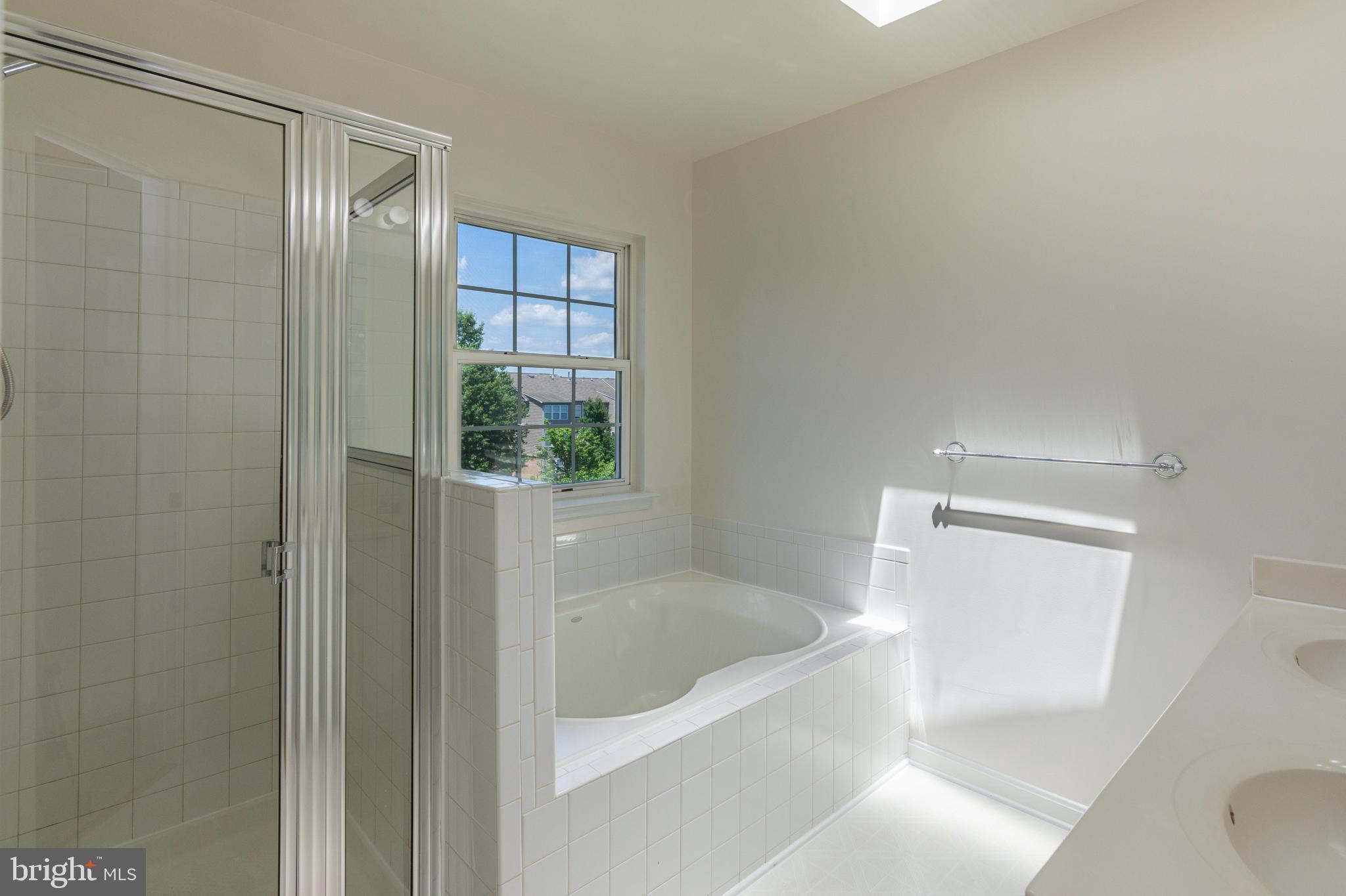 RIVER OAKS - Residential Lease