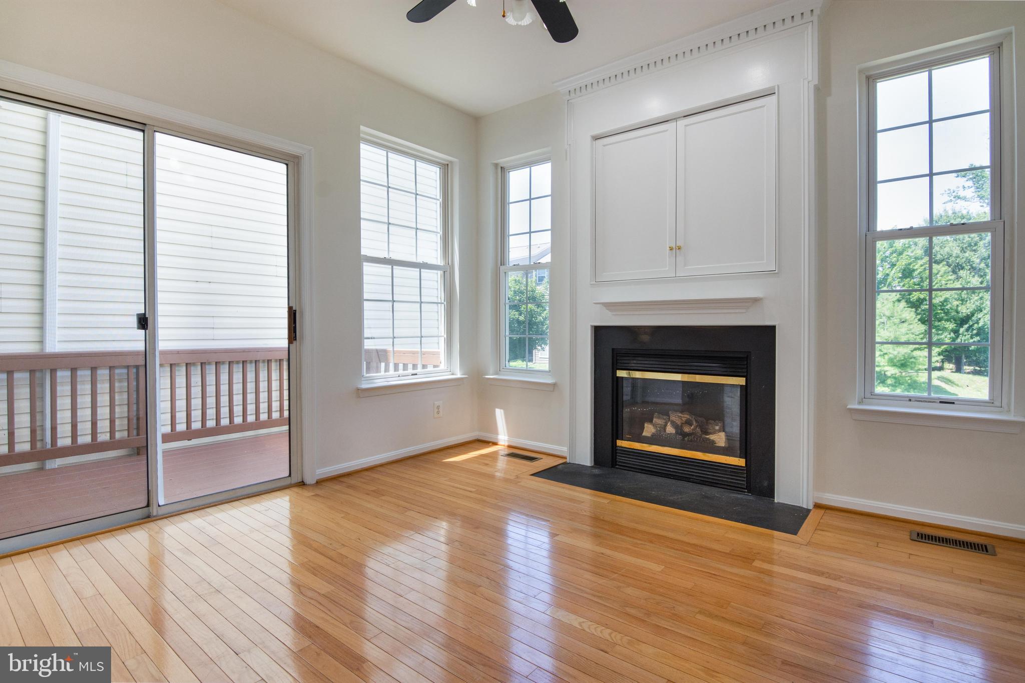 RIVER OAKS - Residential Lease