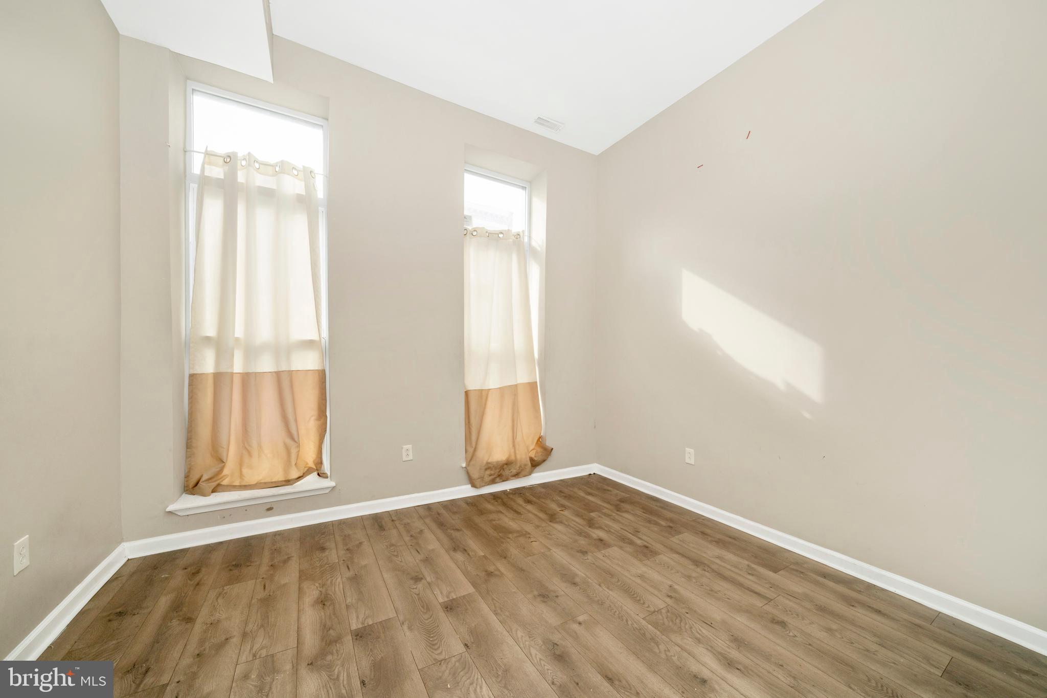 HARLEM PARK - Residential Income