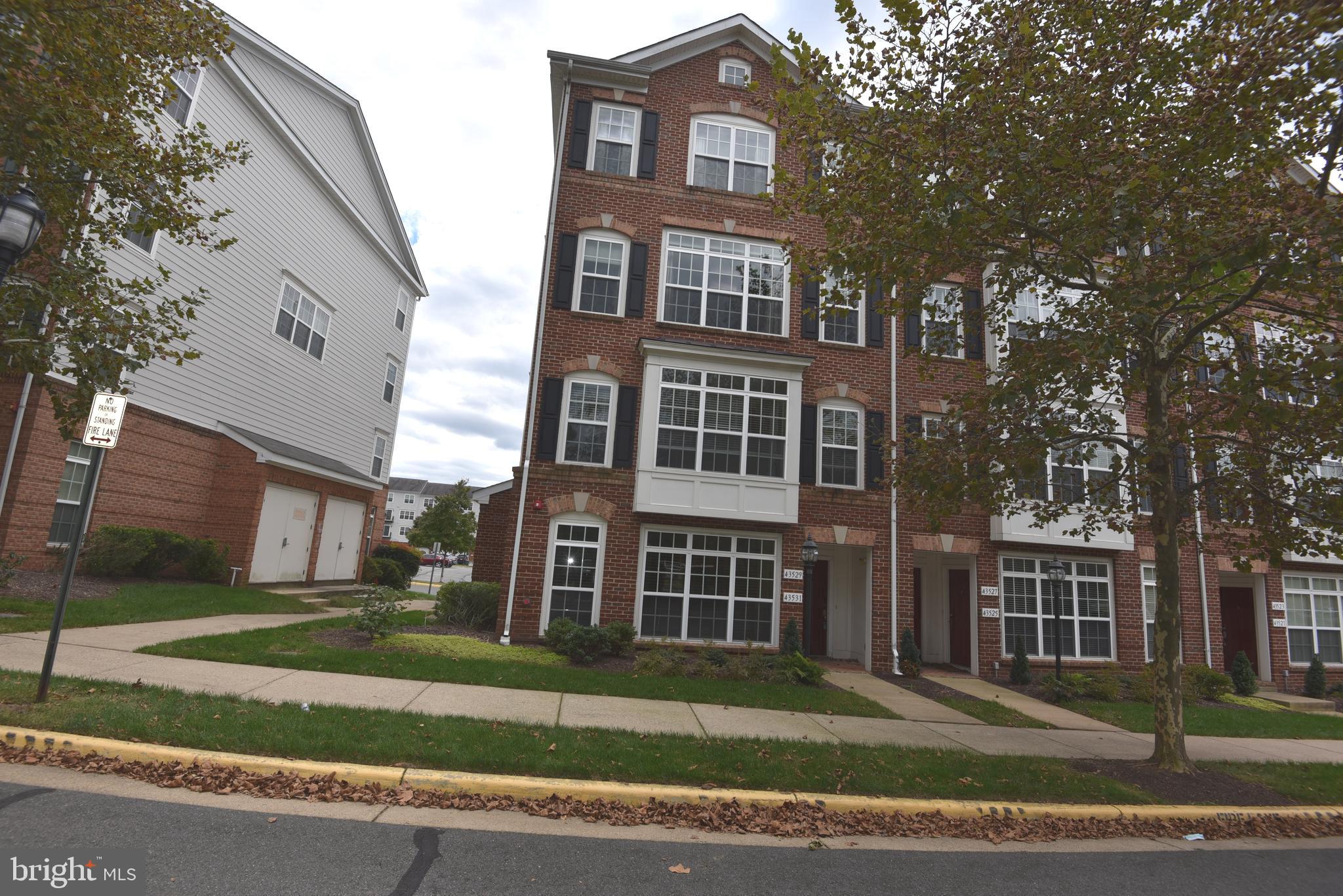 LANSDOWNE TOWN CENTER CONDOS - Residential