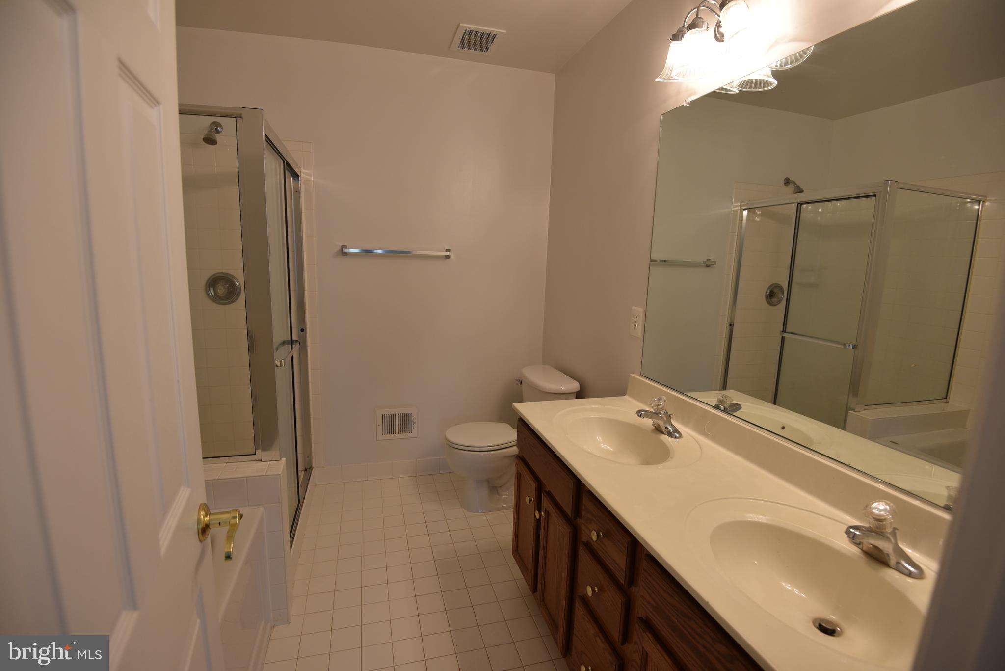 LANSDOWNE TOWN CENTER CONDOS - Residential