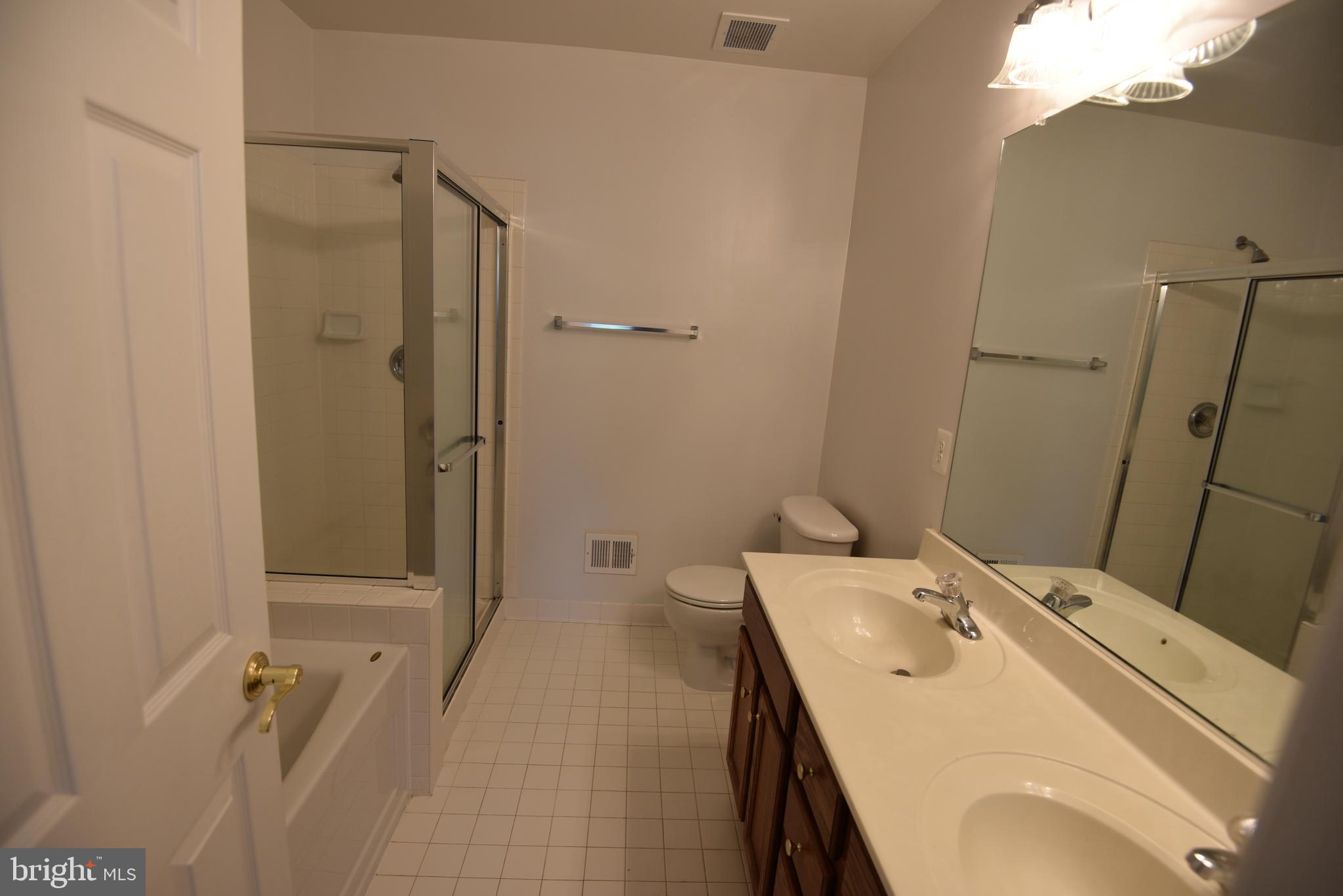 LANSDOWNE TOWN CENTER CONDOS - Residential