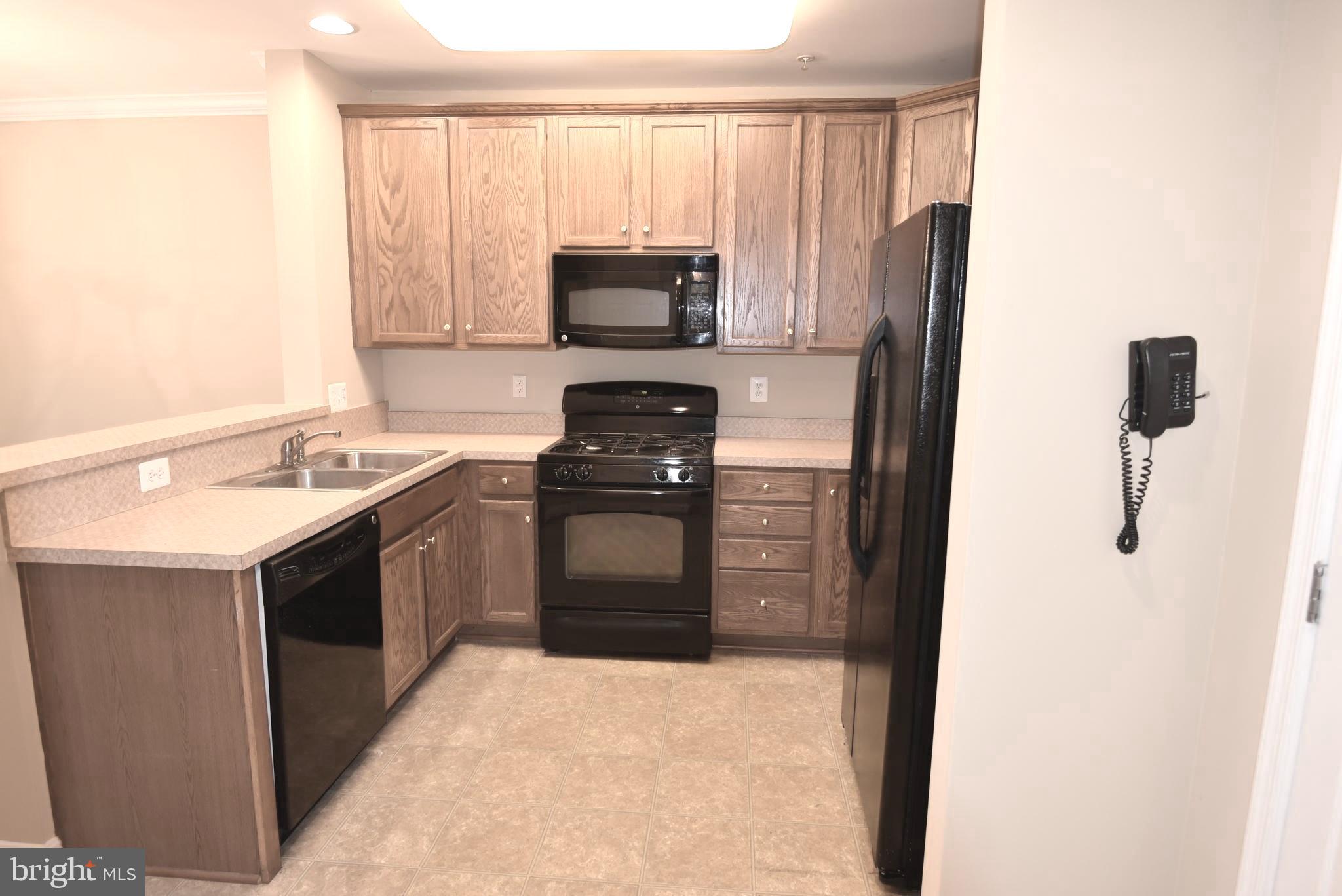 LANSDOWNE TOWN CENTER CONDOS - Residential