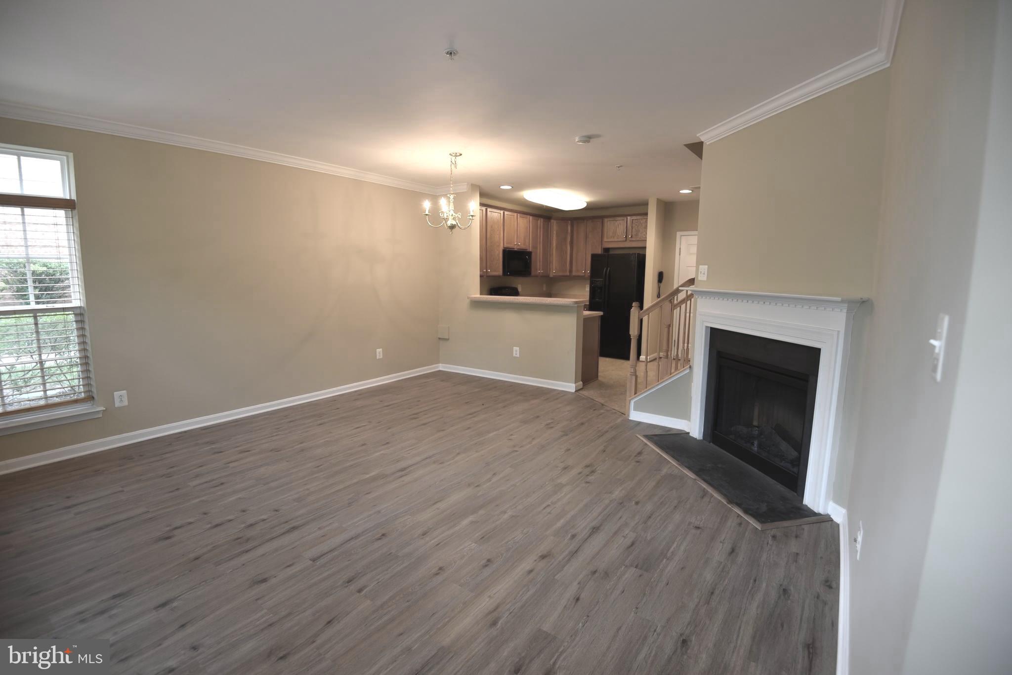 LANSDOWNE TOWN CENTER CONDOS - Residential