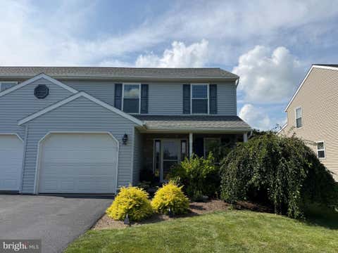 Townhouse For Sale - 566 Daisy Drive<br/> NEW HOLLAND, PA 17557