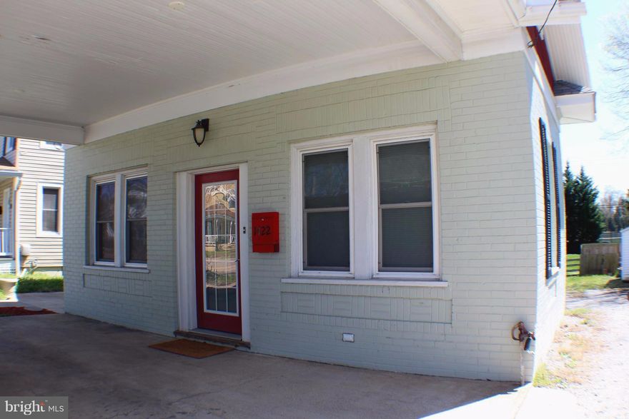 Great investment opportunity! Beautifully maintained duplex in the City of Fredericksburg. Convenient to I-95, UMW and commuter rail. Great rental history. Fully leased. Separately metered electric and gas. Please schedule showings online and allow for 48 hour notice.