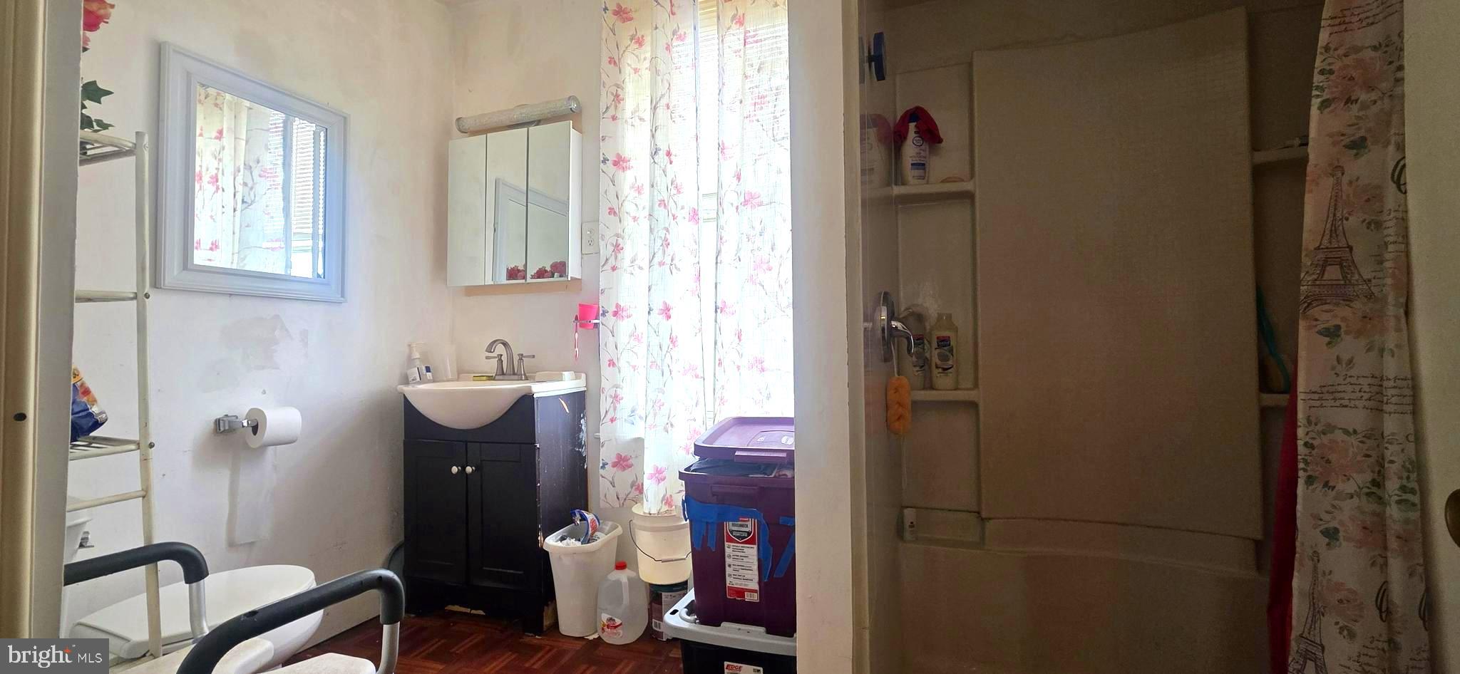 KENSINGTON - Residential