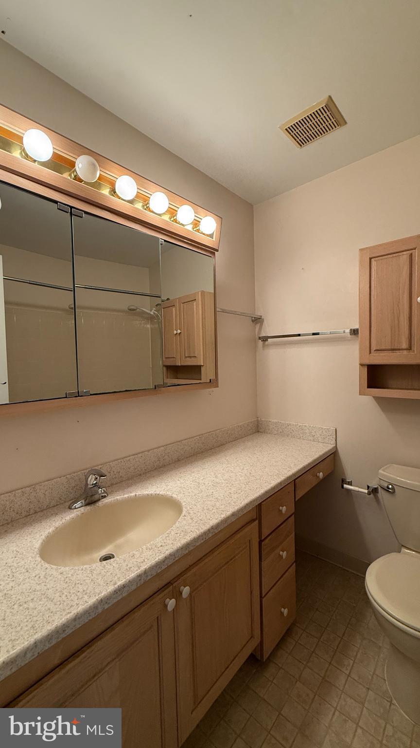 LAKE RIDGE - Residential Lease