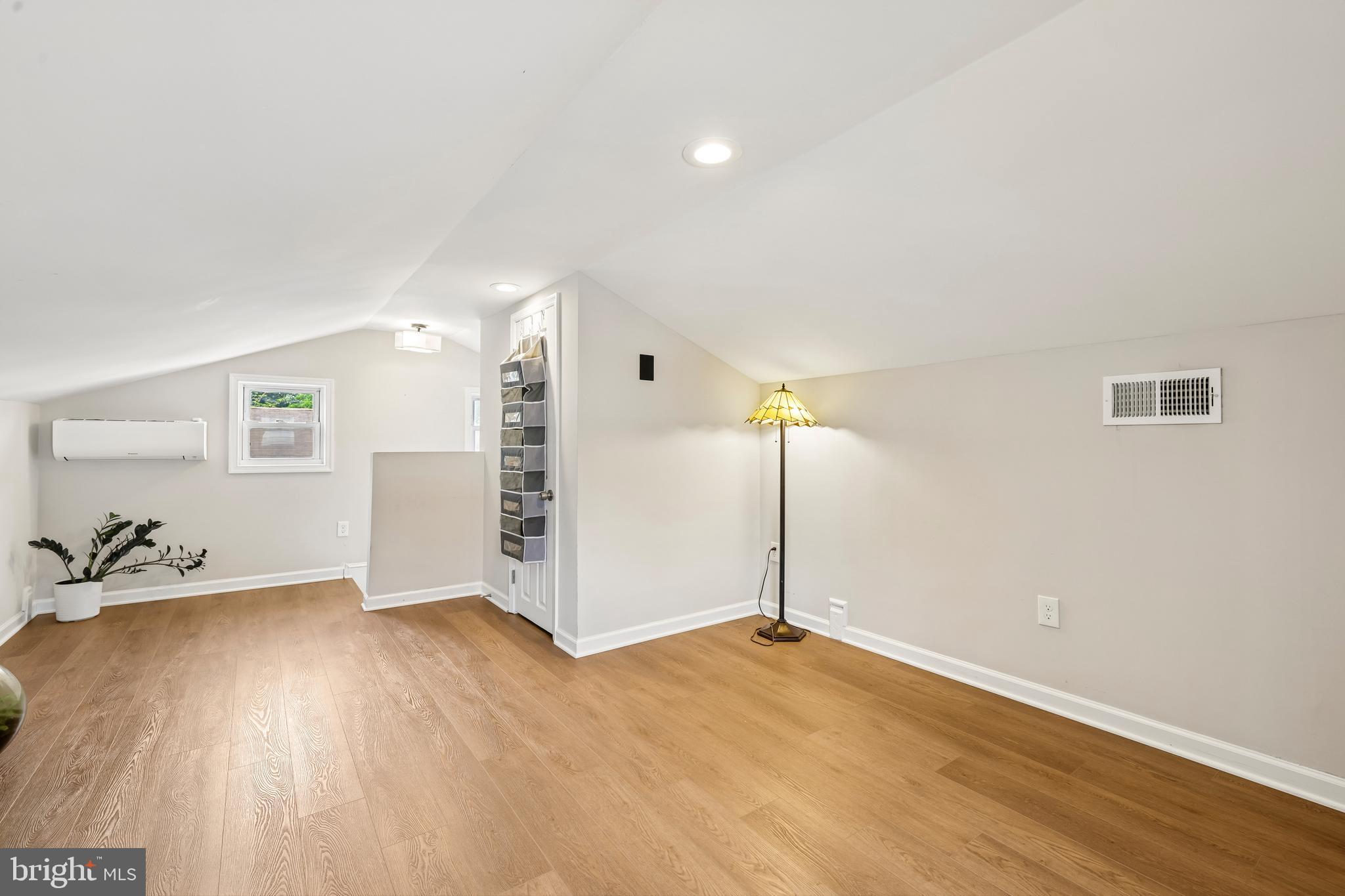 335 BEACH AVENUE