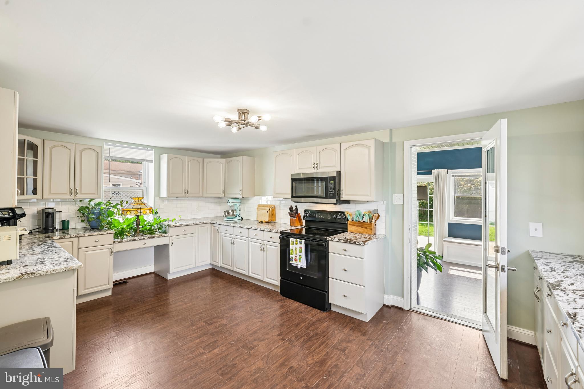 335 BEACH AVENUE