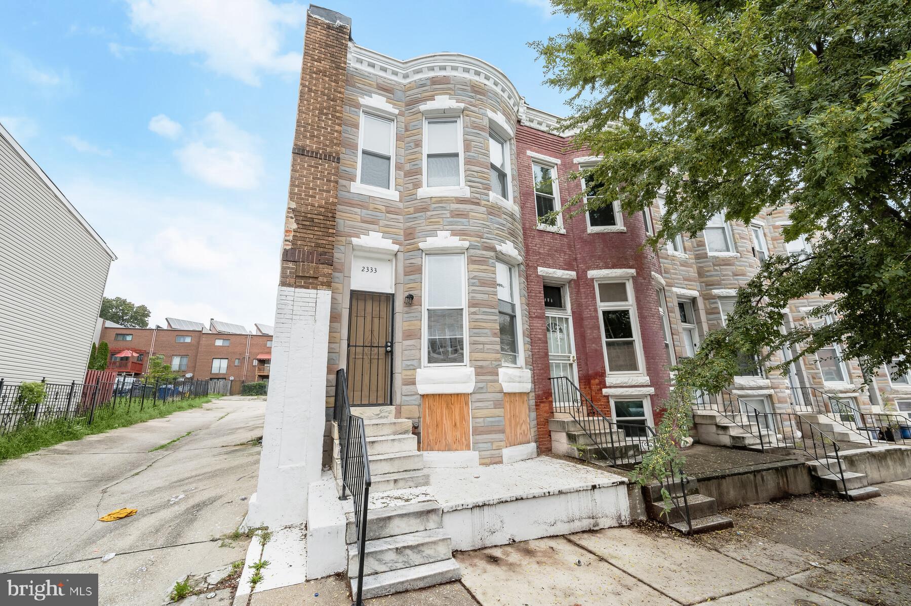LOTS OF FUTURE POTENTIAL IN STRONG AREA .... NEEDS UPDATING ... WAS RENOVATED WITH NEW EVERYTHING AND THEN SQUATTERS TOOK OVER. THIS HOME HAS LOTS OF POTENTIAL WITH AN ARV OF OVER $200,000 ... PRICED TO SELL ... GROUND RENT OF 180 ... REDEMPTION COST OF $1,590.