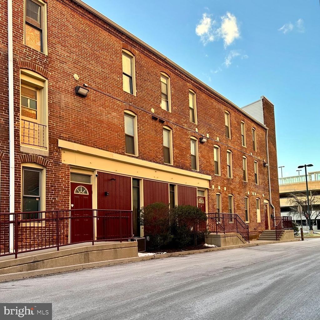 Photo of 239 W Philadelphia Street #APT C, YORK, PA 17401 (MLS # PAYK2096726)