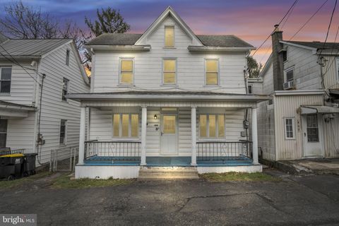 Photo of 404 Main St, LAVELLE, PA 17943 (MLS # PASK2026236)