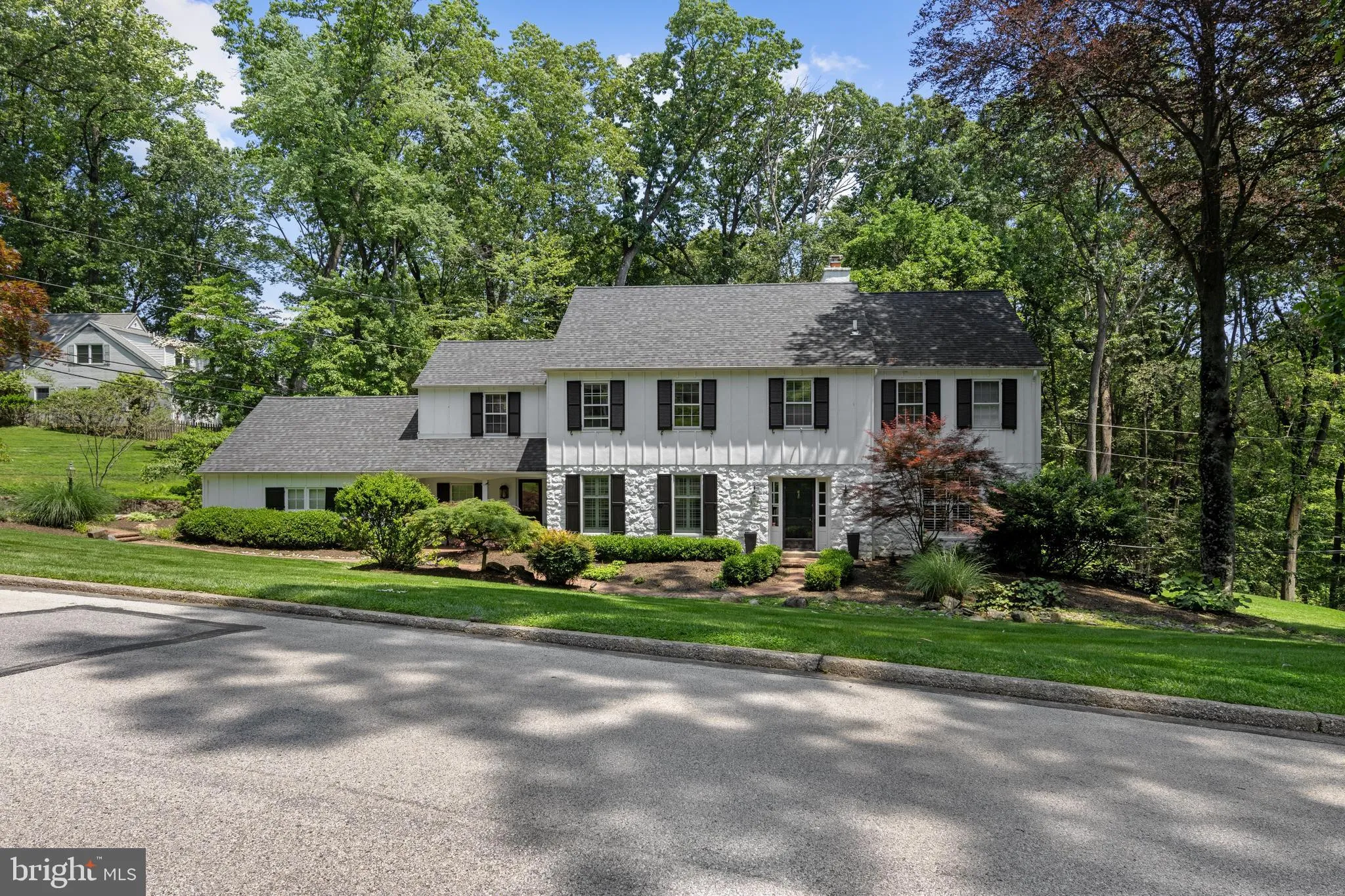 Devon, Pennsylvania 19333, United States, 5 Bedrooms Bedrooms, ,4 BathroomsBathrooms,Residential,Pending,147021